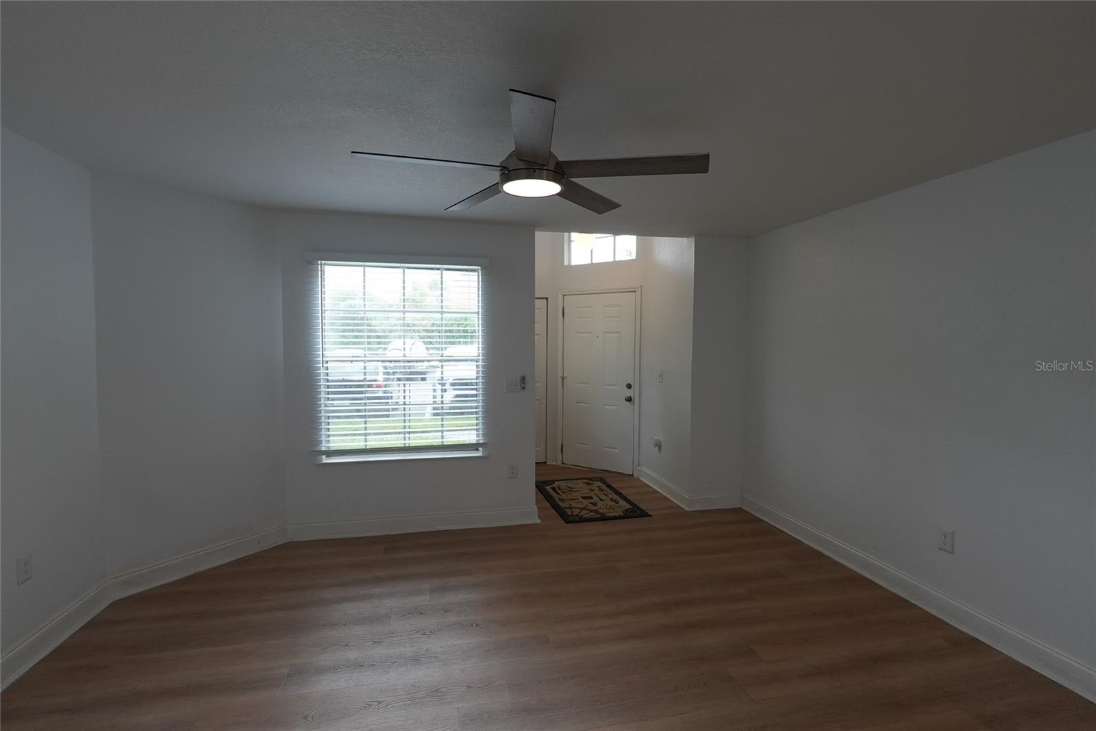 Image 8 of 21 For 413 Fountainhead Circle 125