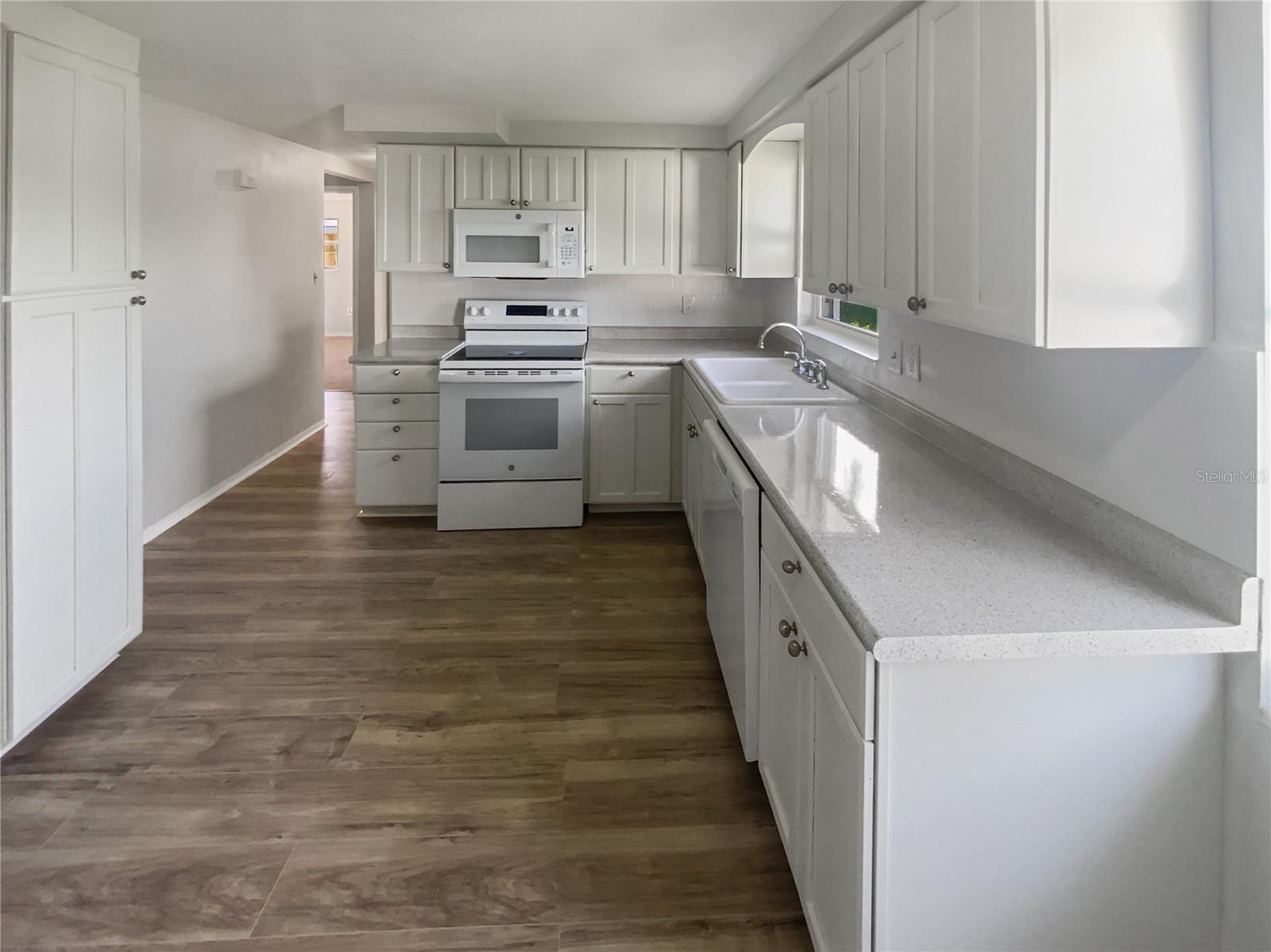 Image 6 of 19 For 4848 Colonnade Avenue