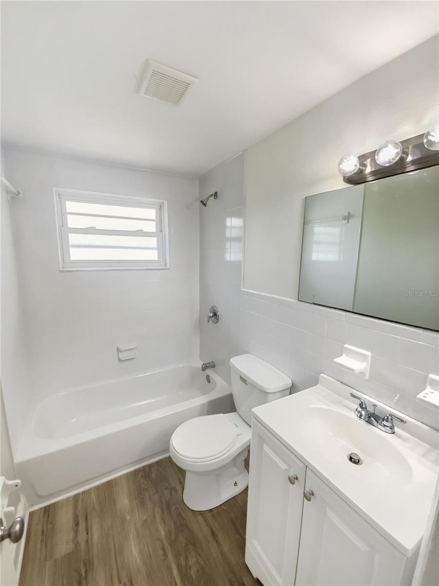 Image 7 of 19 For 4848 Colonnade Avenue