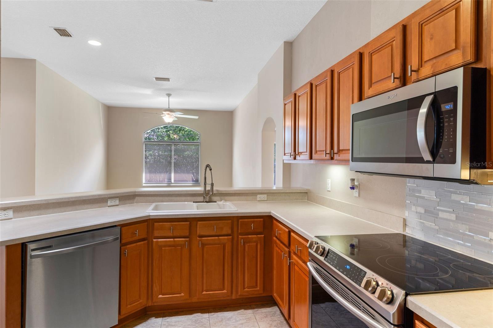 Image 14 of 47 For 26908 Honeymoon Avenue
