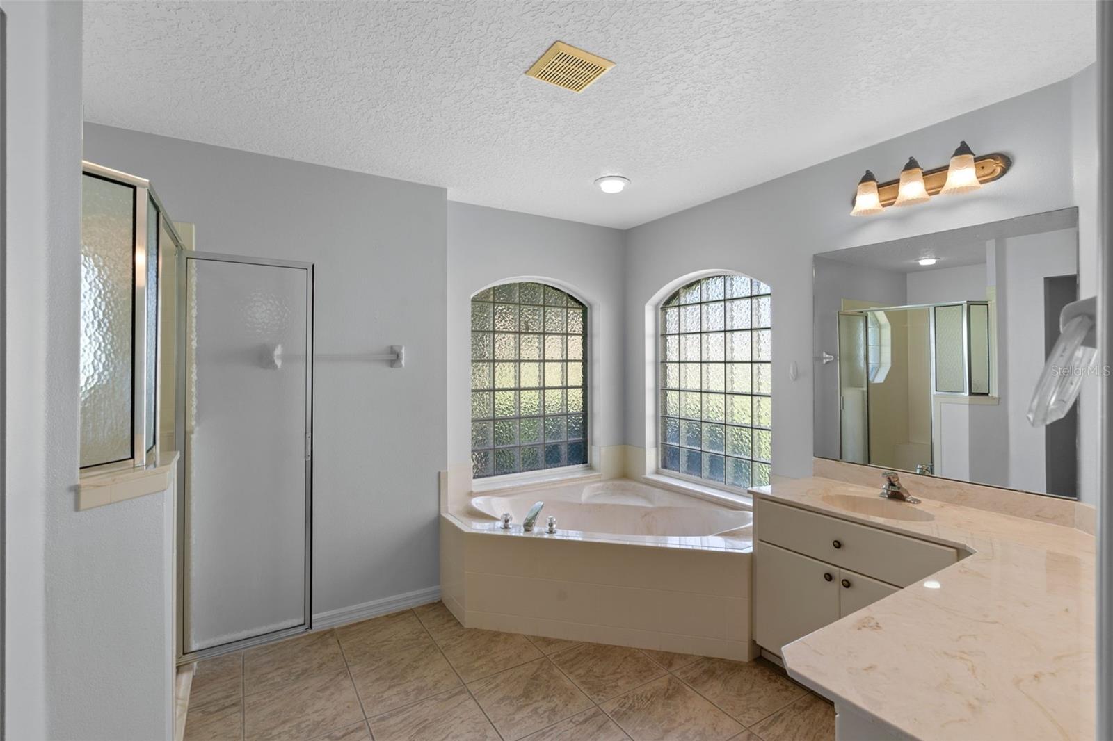 Image 18 of 47 For 26908 Honeymoon Avenue