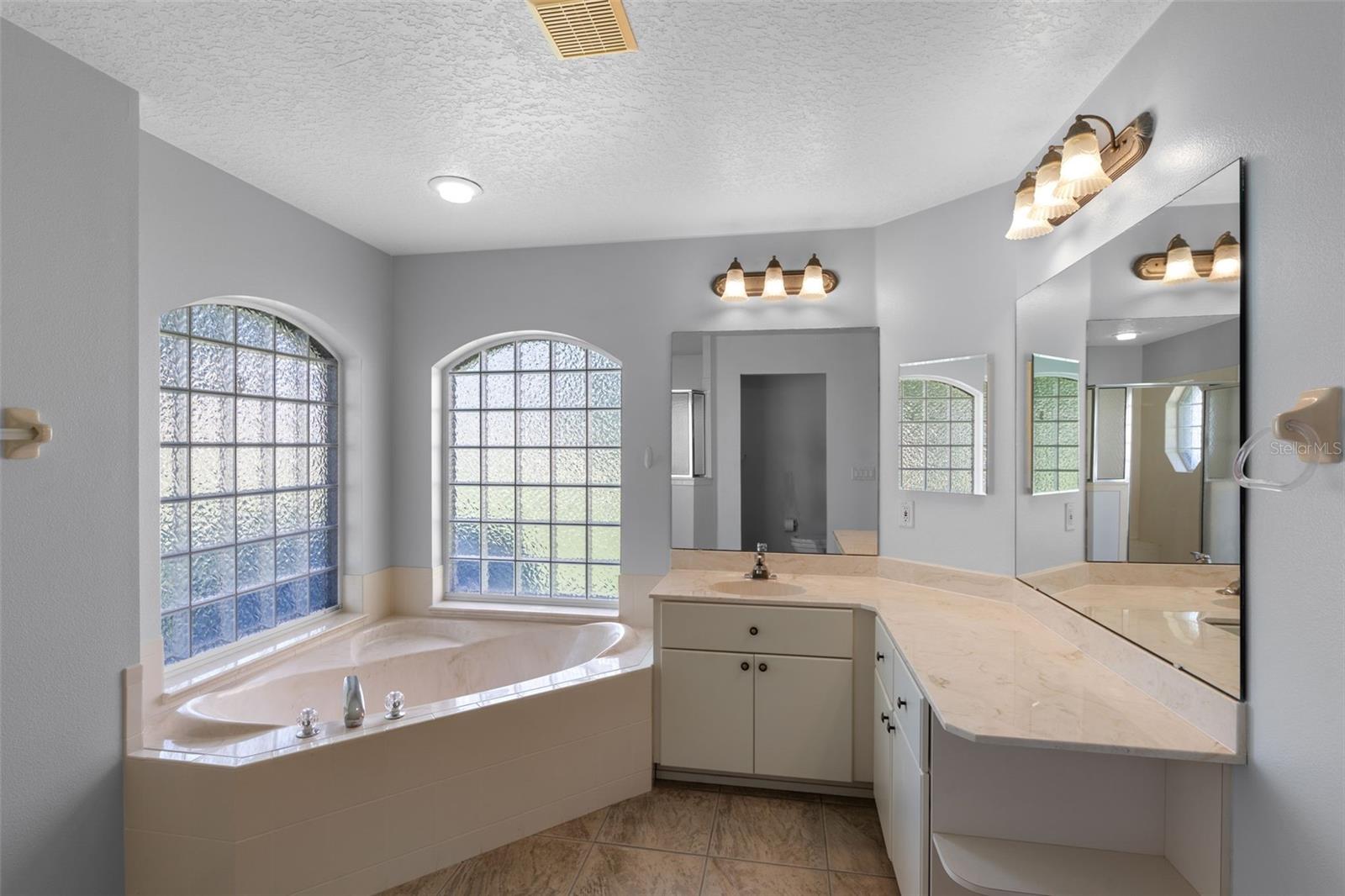 Image 19 of 47 For 26908 Honeymoon Avenue