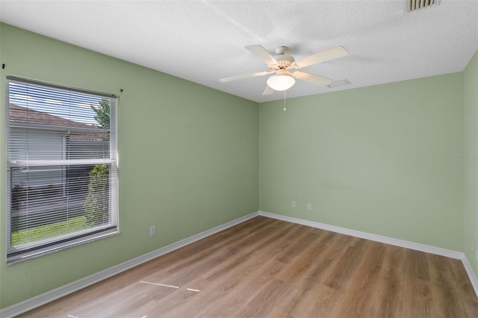 Image 23 of 47 For 26908 Honeymoon Avenue