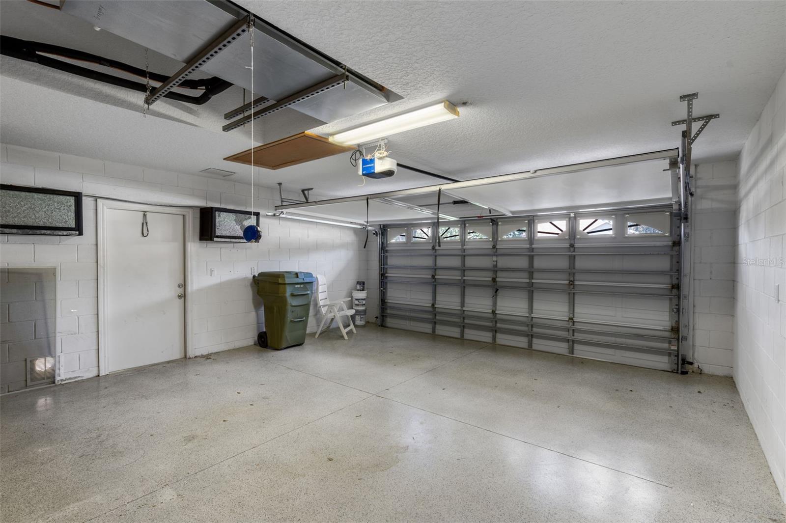 Image 27 of 47 For 26908 Honeymoon Avenue