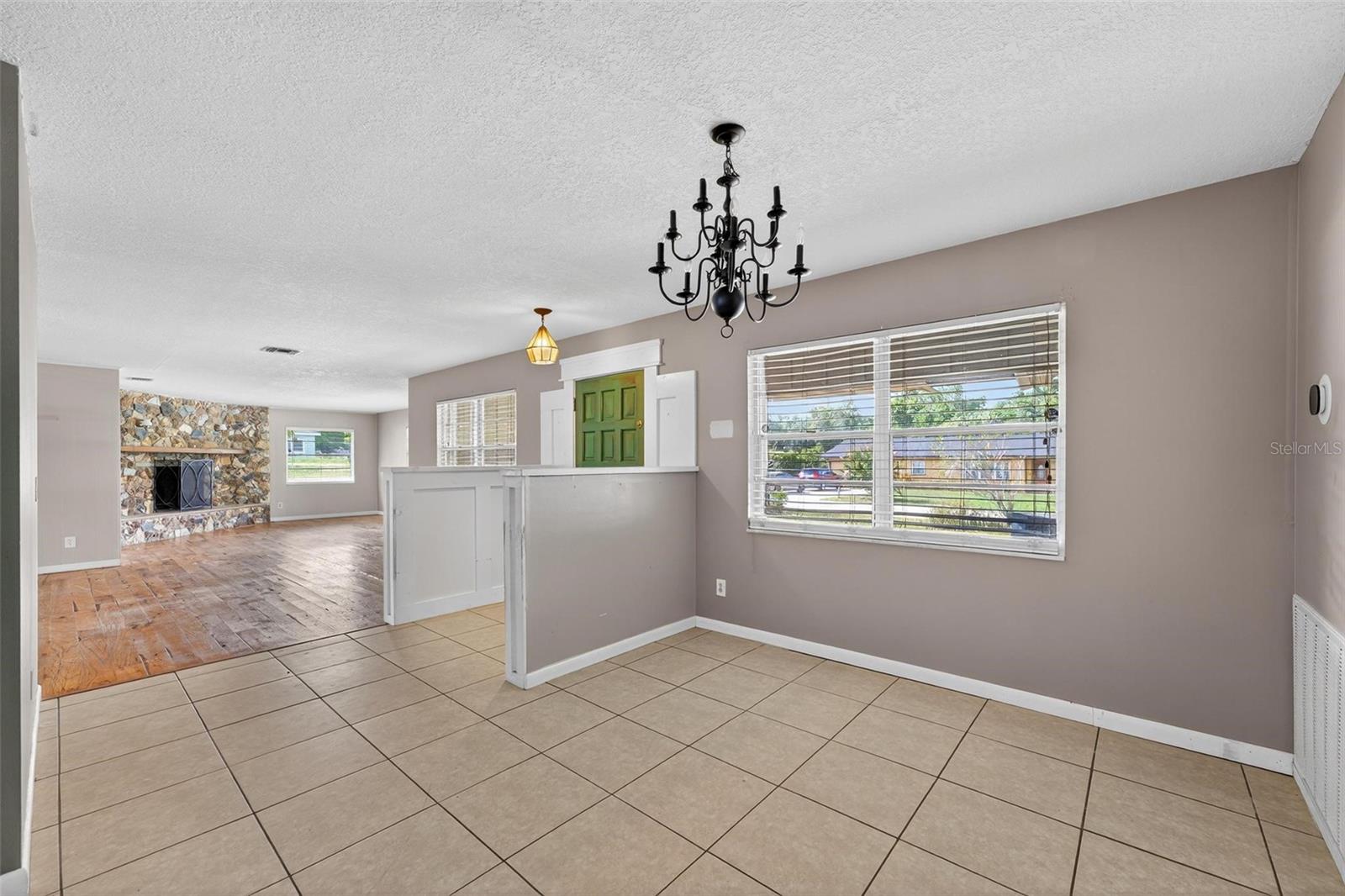 Image 11 of 56 For 730 Oak Drive