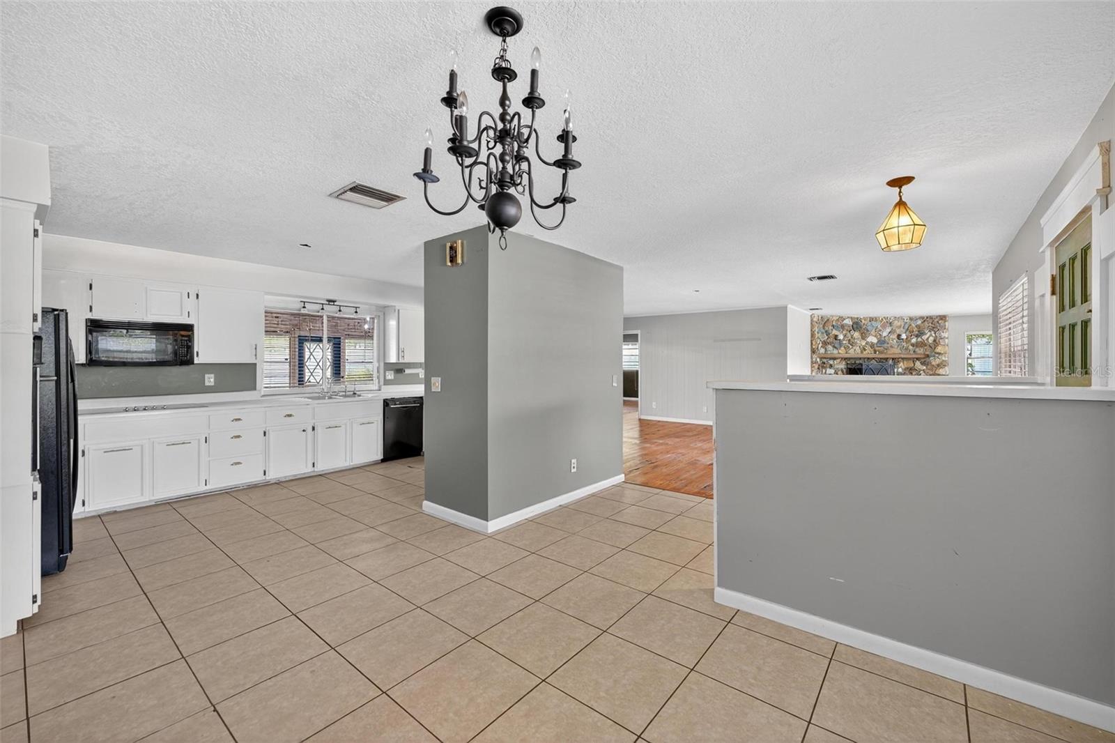 Image 12 of 56 For 730 Oak Drive