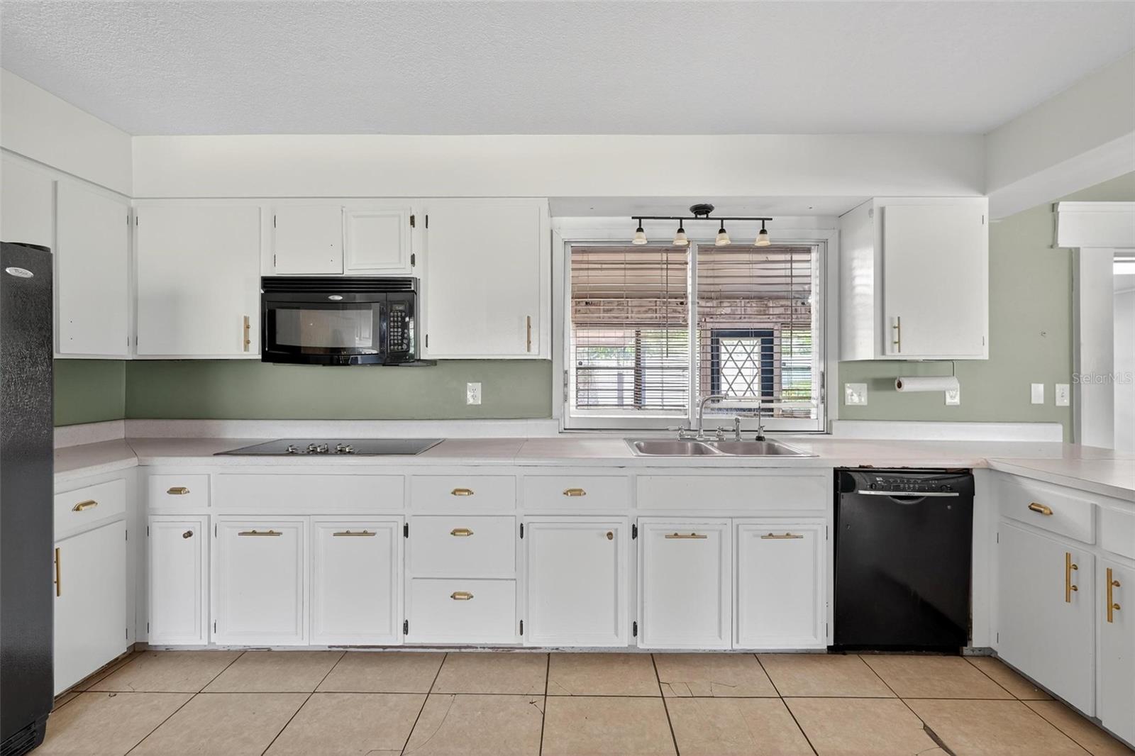 Image 15 of 56 For 730 Oak Drive