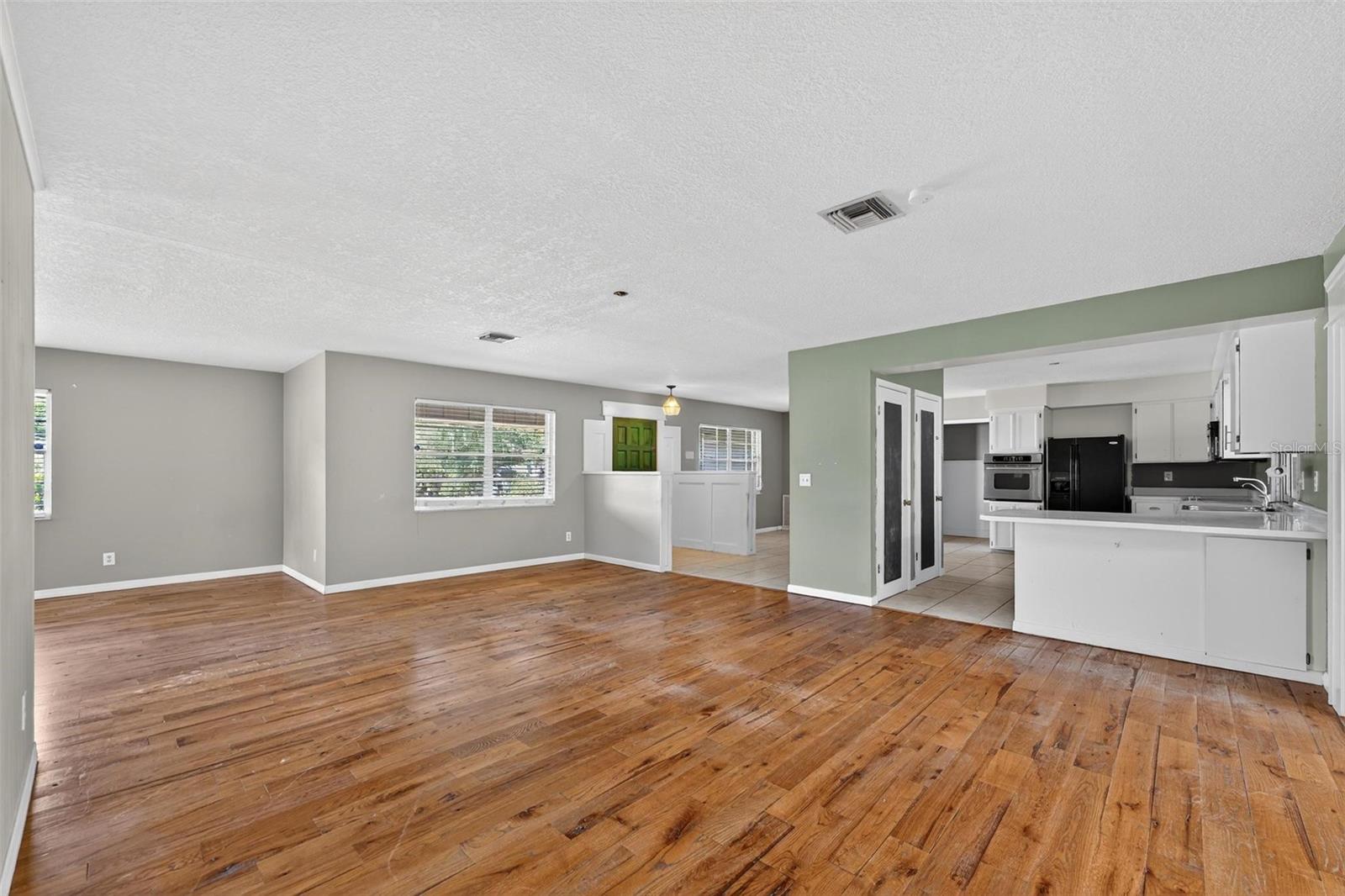 Image 18 of 56 For 730 Oak Drive
