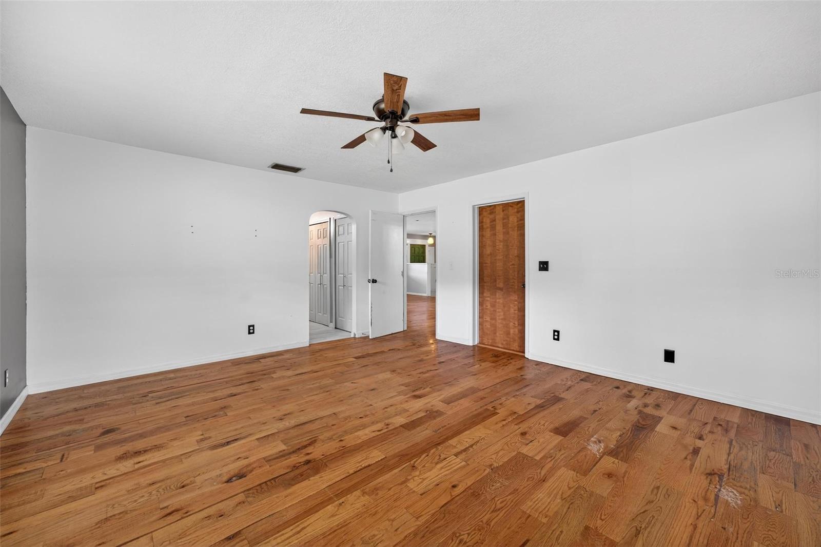 Image 22 of 56 For 730 Oak Drive