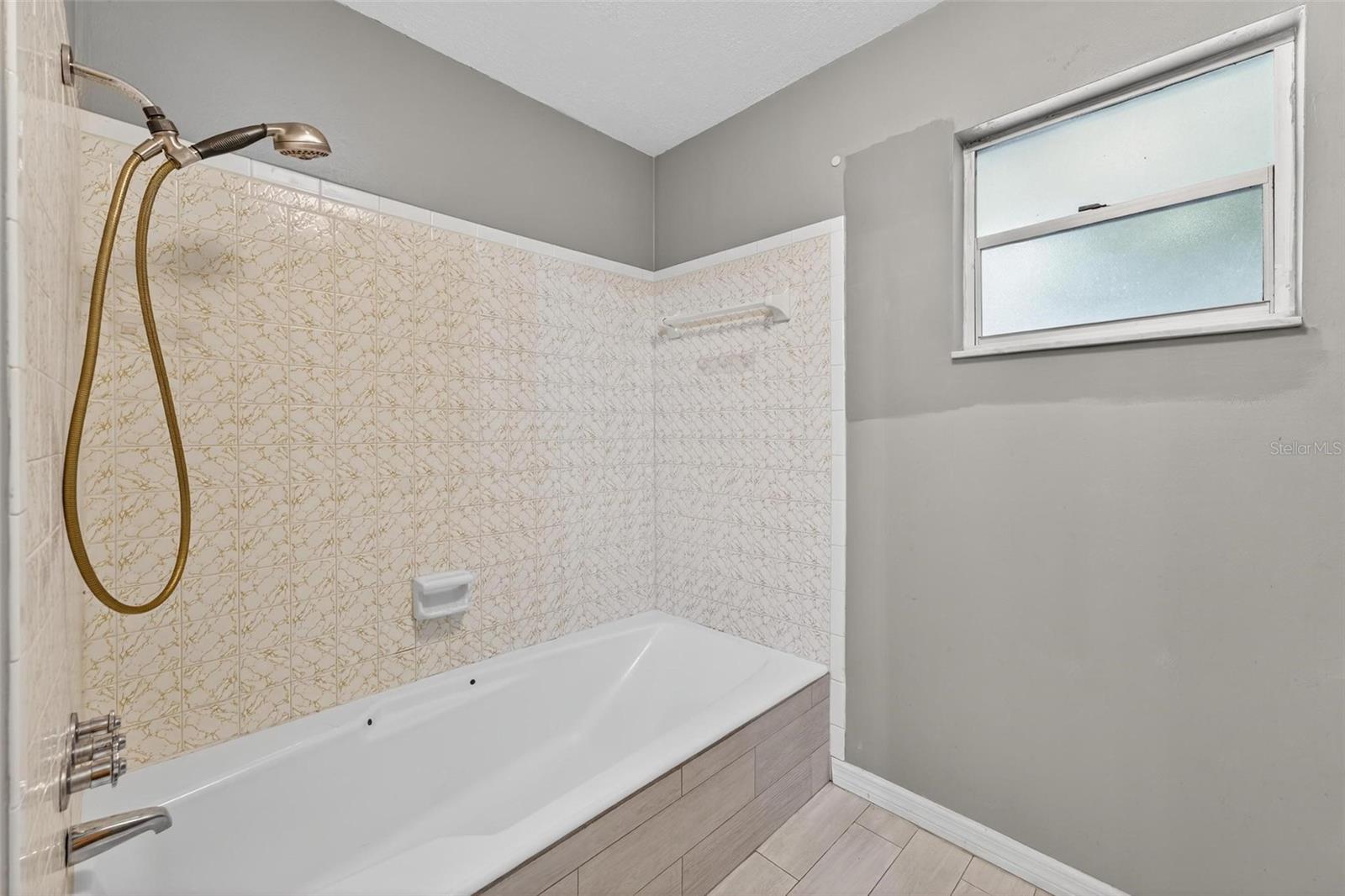 Image 29 of 56 For 730 Oak Drive
