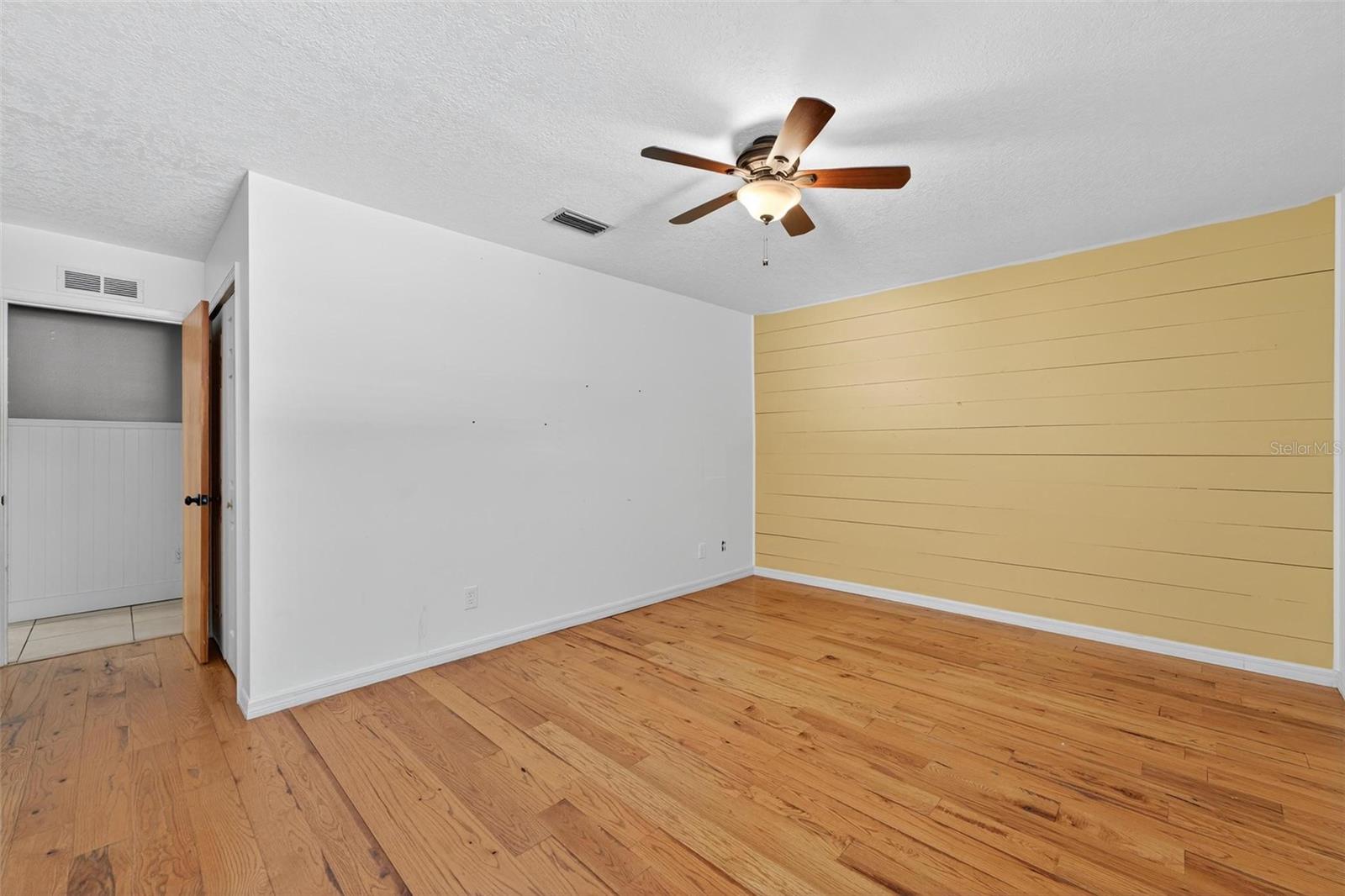 Image 32 of 56 For 730 Oak Drive