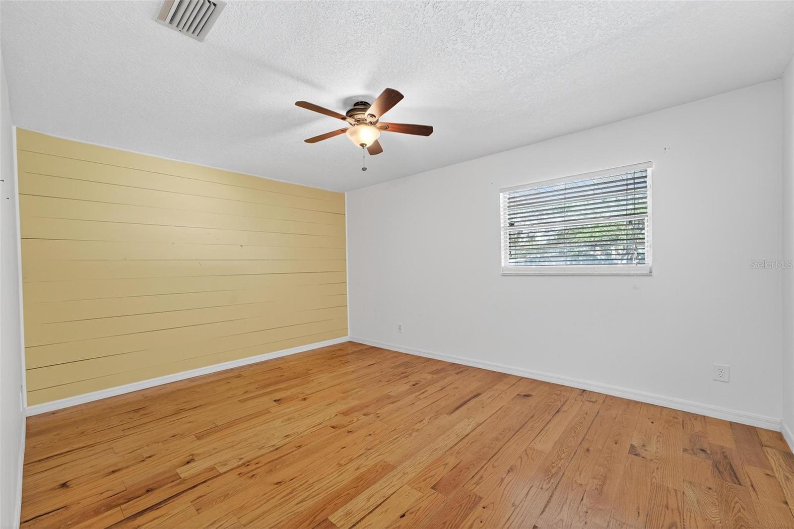 Image 33 of 56 For 730 Oak Drive