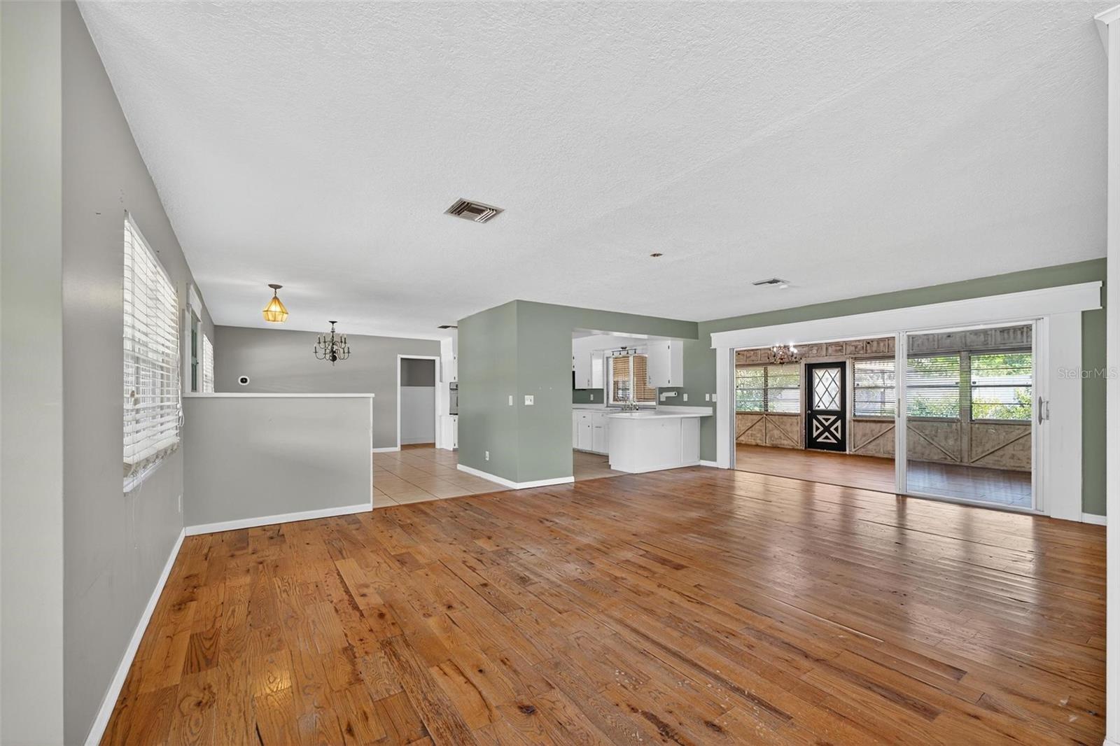 Image 8 of 56 For 730 Oak Drive