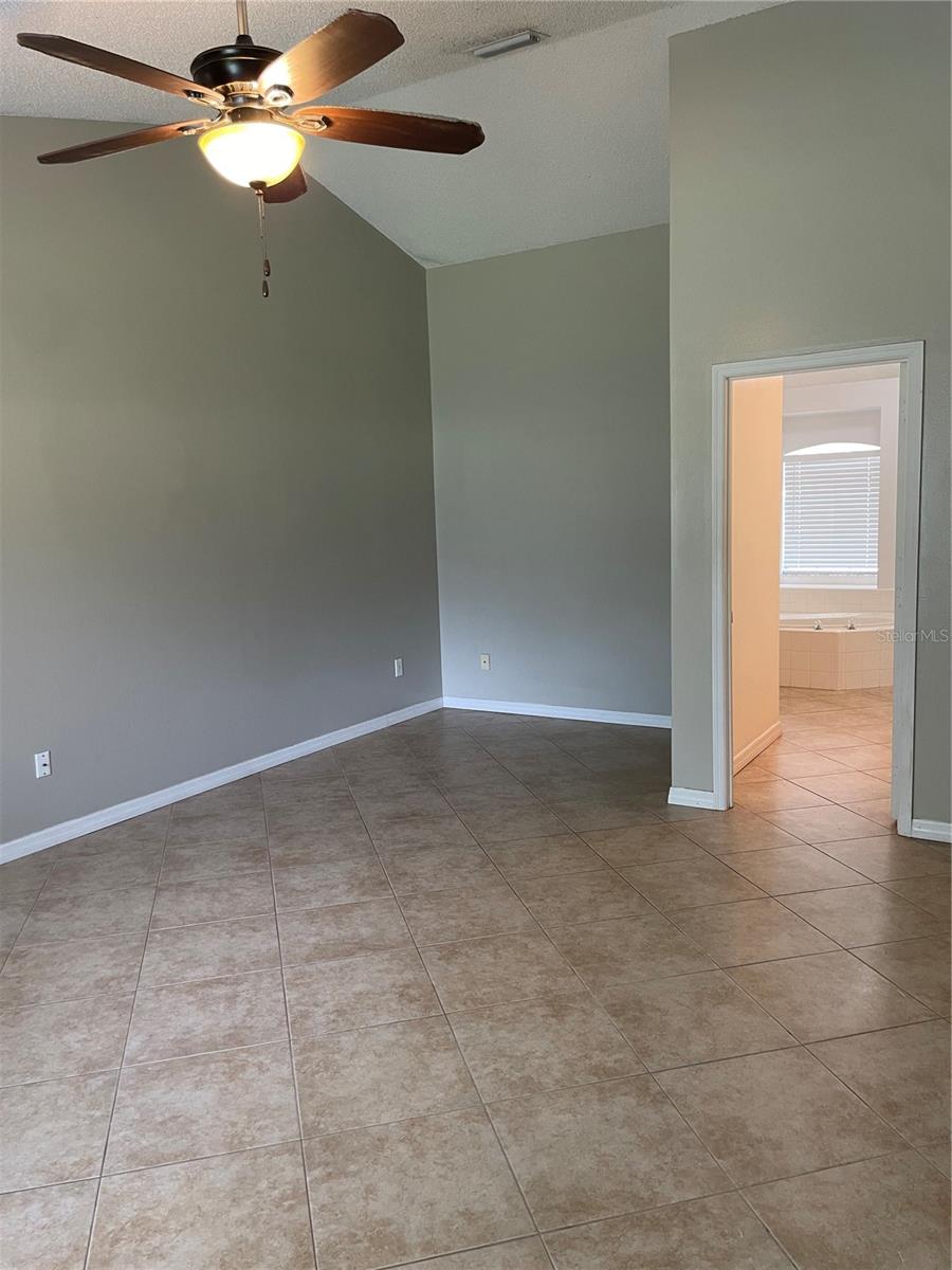 Image 12 of 25 For 4012 King Edward Drive