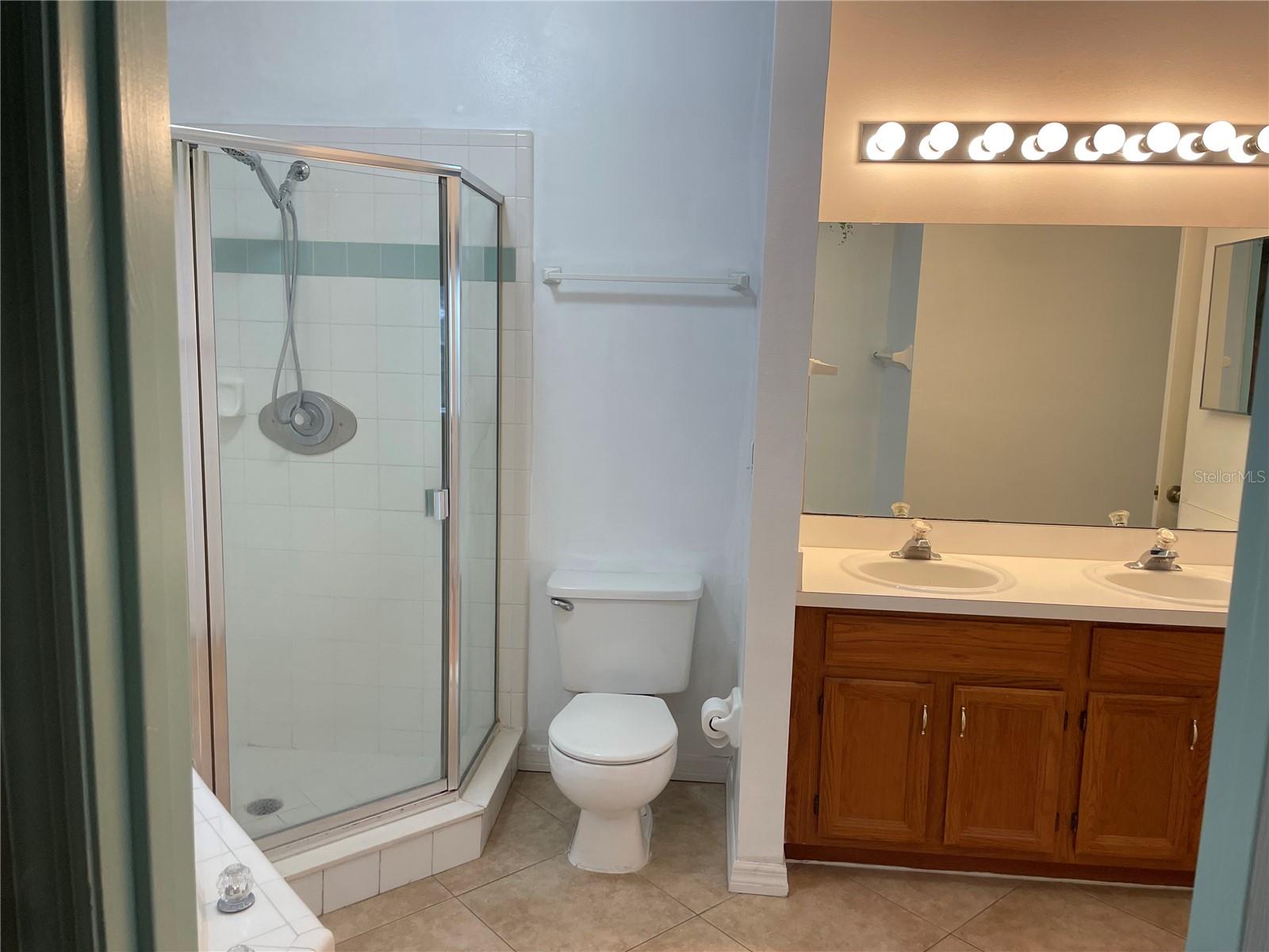 Image 14 of 25 For 4012 King Edward Drive