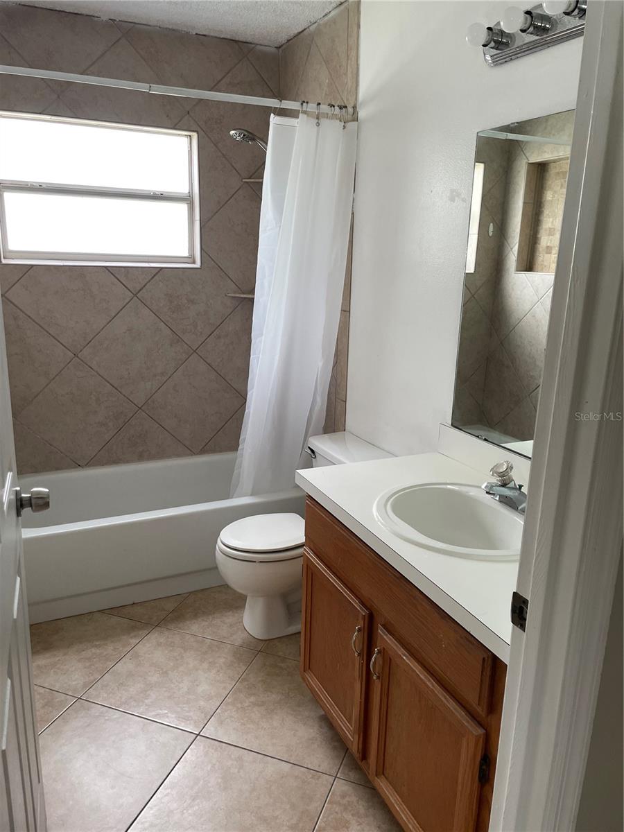 Image 18 of 25 For 4012 King Edward Drive