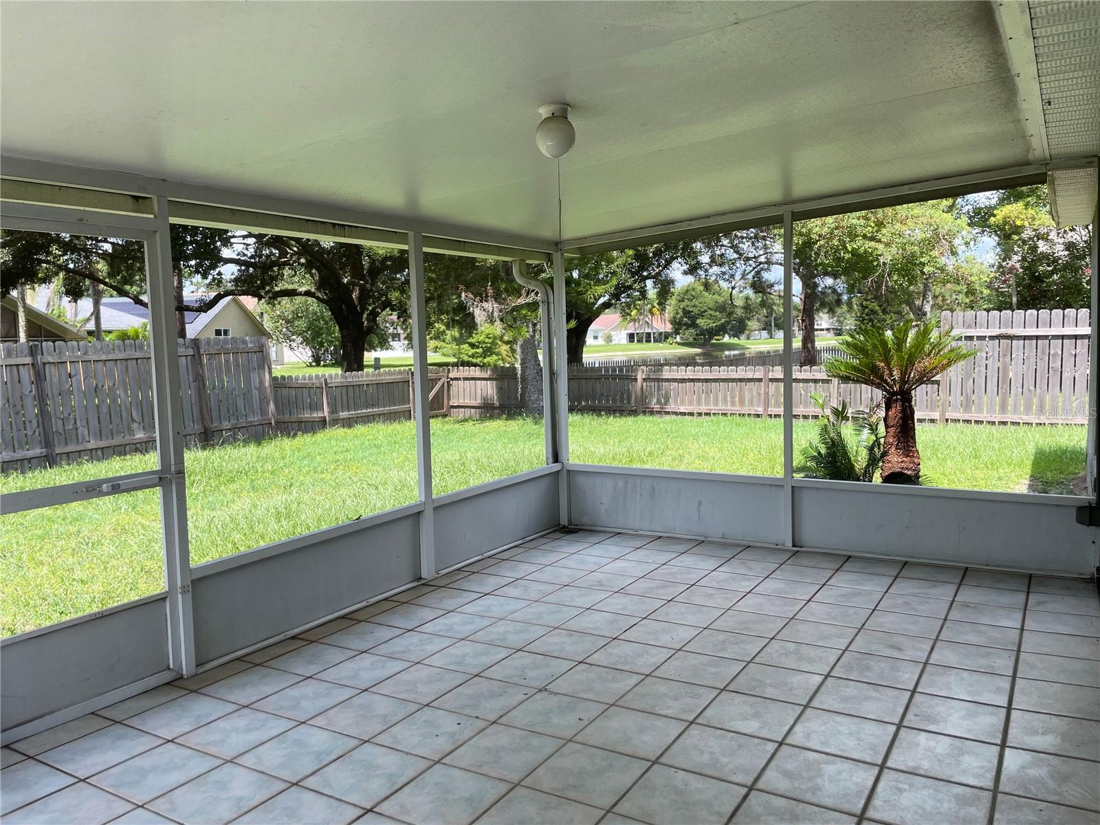 Image 20 of 25 For 4012 King Edward Drive