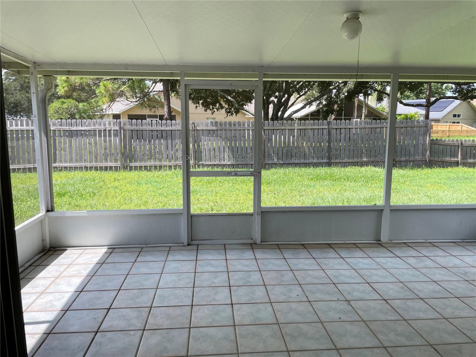 Image 21 of 25 For 4012 King Edward Drive