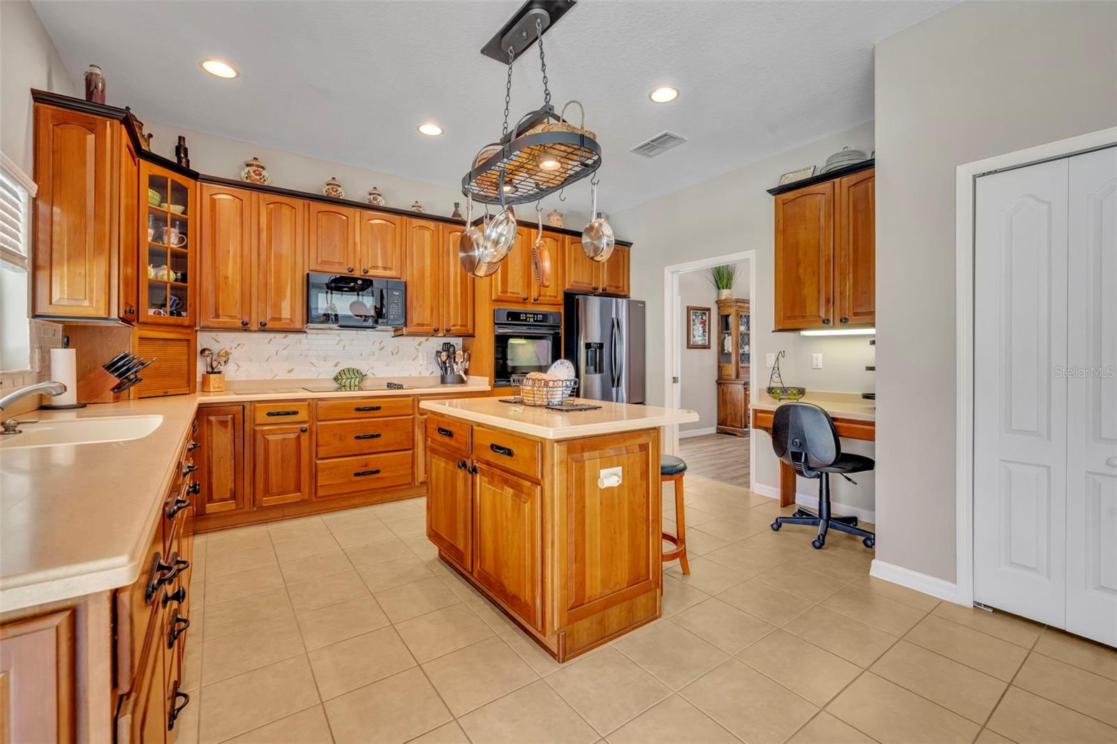 Image 5 of 60 For 9809 Osprey Landing Drive