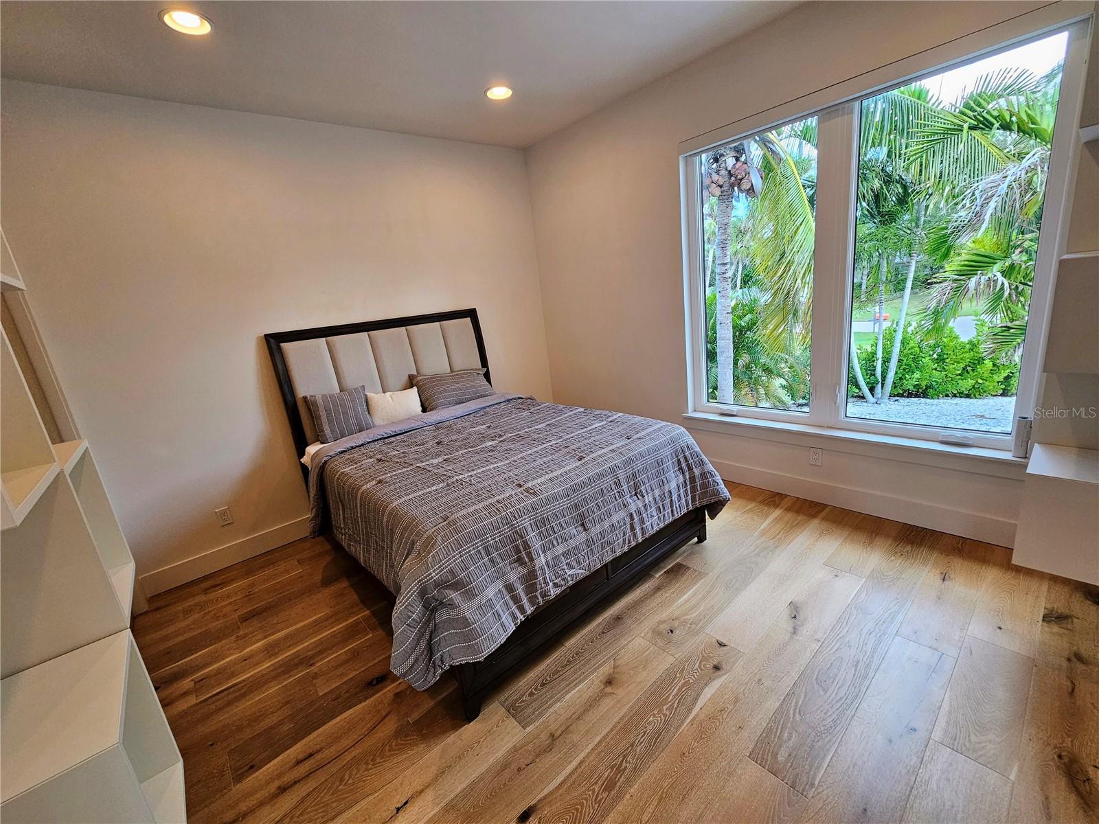 Image 31 of 54 For 2408 Nassau Street