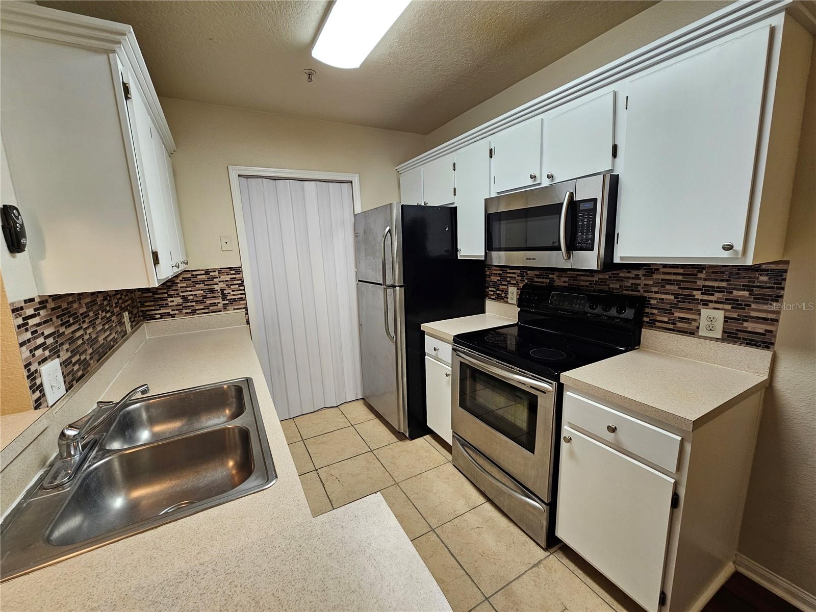 Image 19 of 44 For 6548 Swissco Drive 62