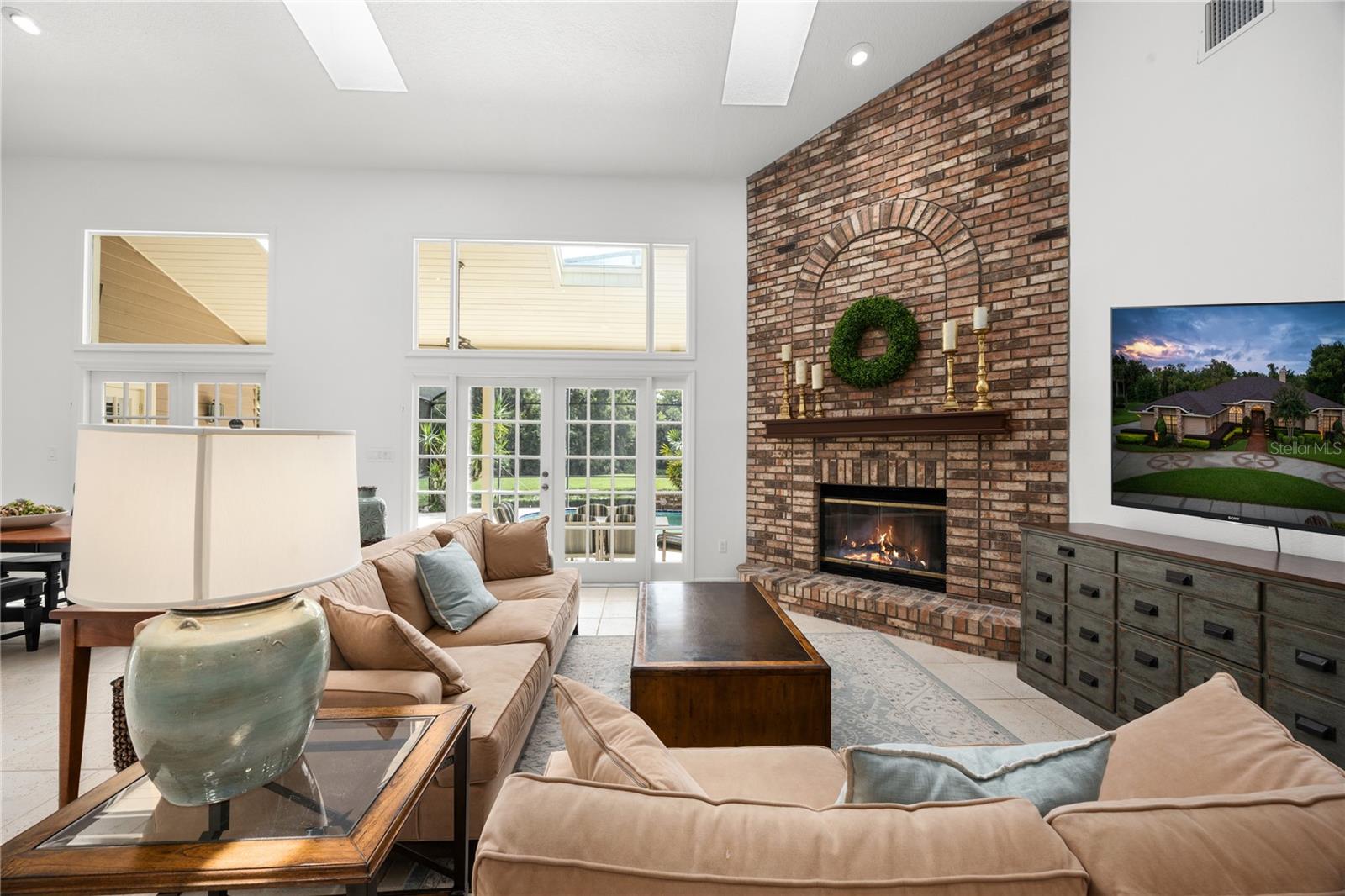 Image 4 of 80 For 492 Timber Ridge Drive