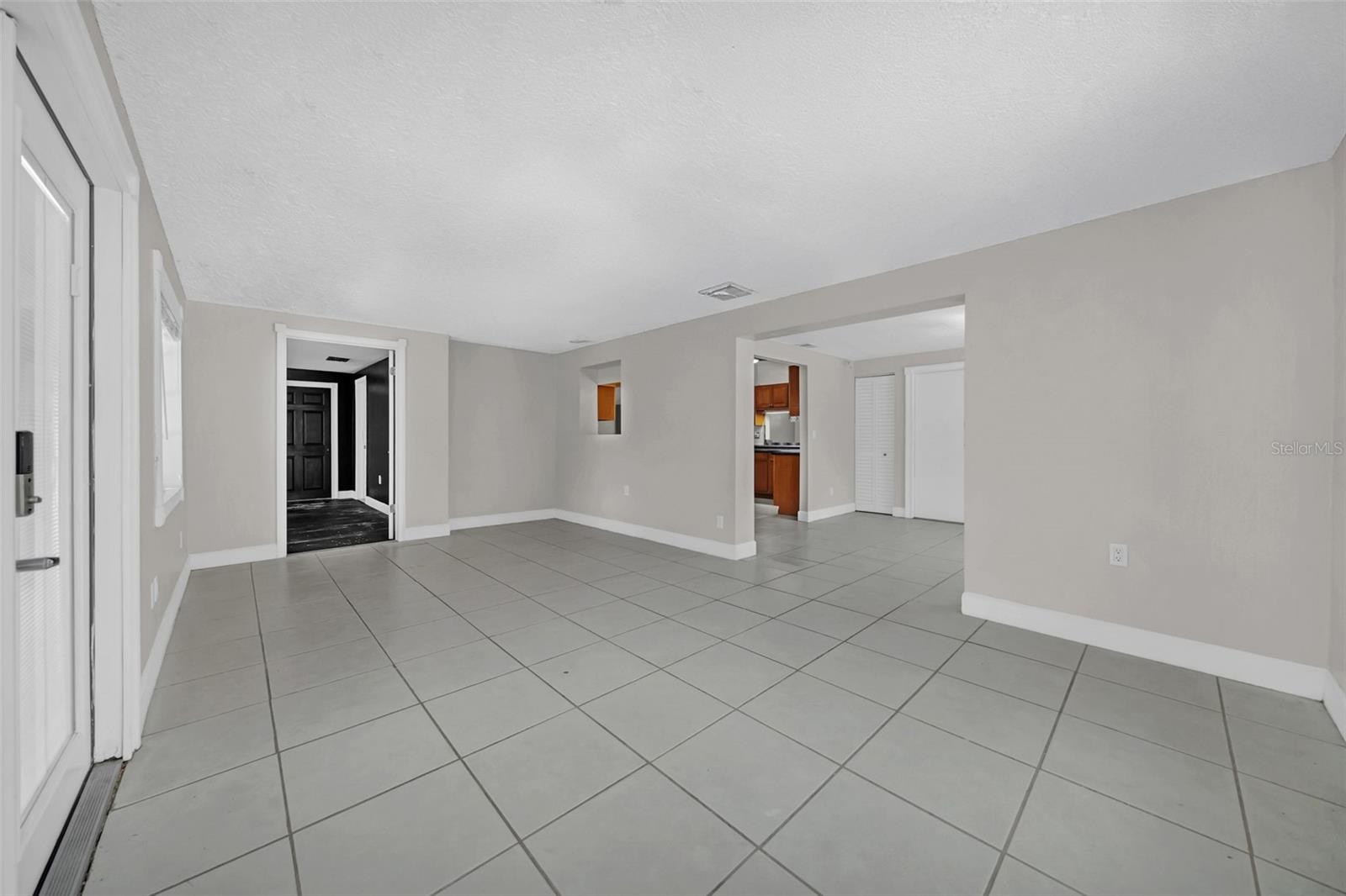 Image 16 of 35 For 1352 Foxwood Drive