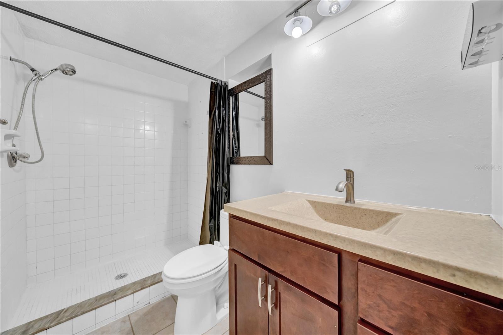 Image 19 of 35 For 1352 Foxwood Drive