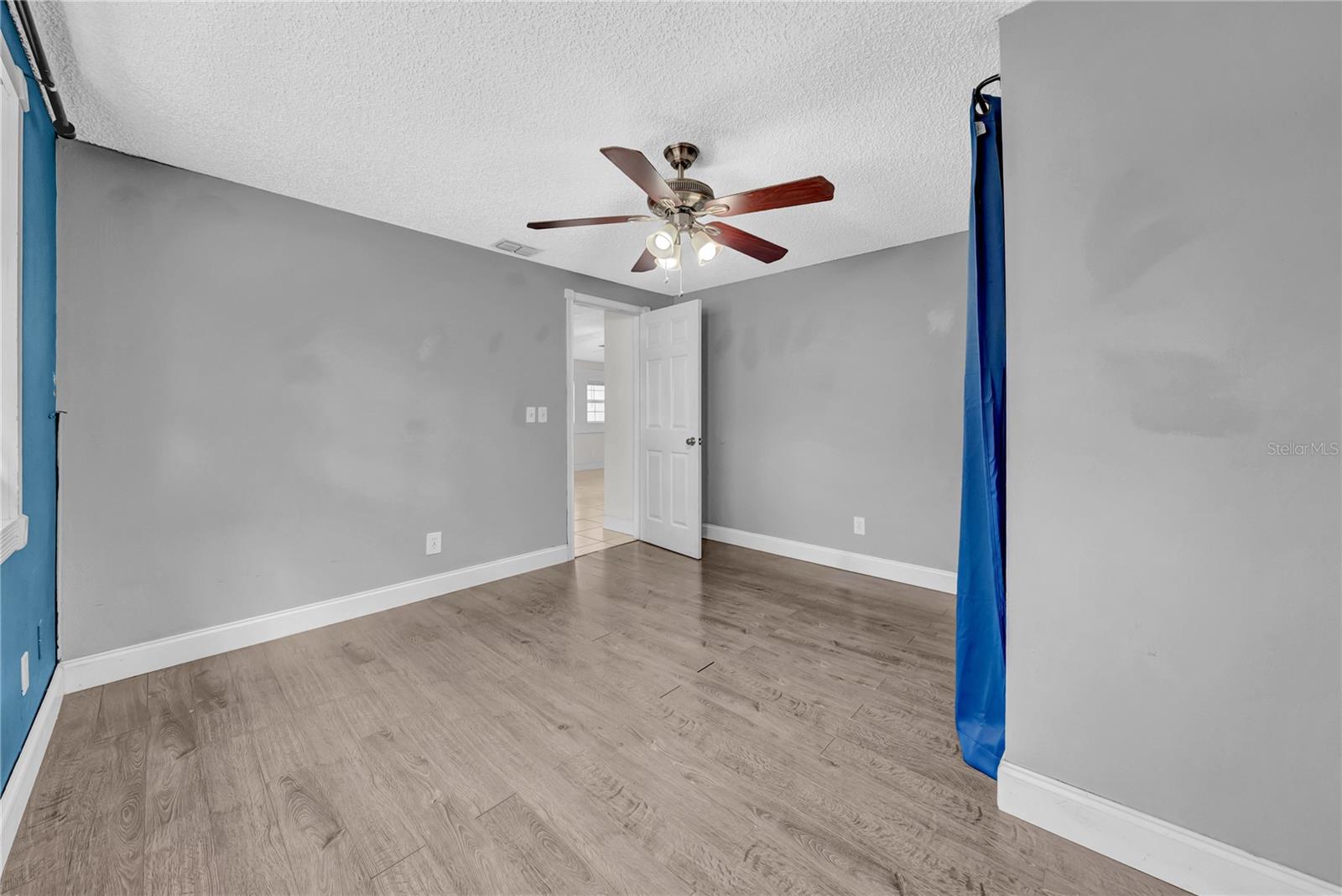 Image 20 of 35 For 1352 Foxwood Drive