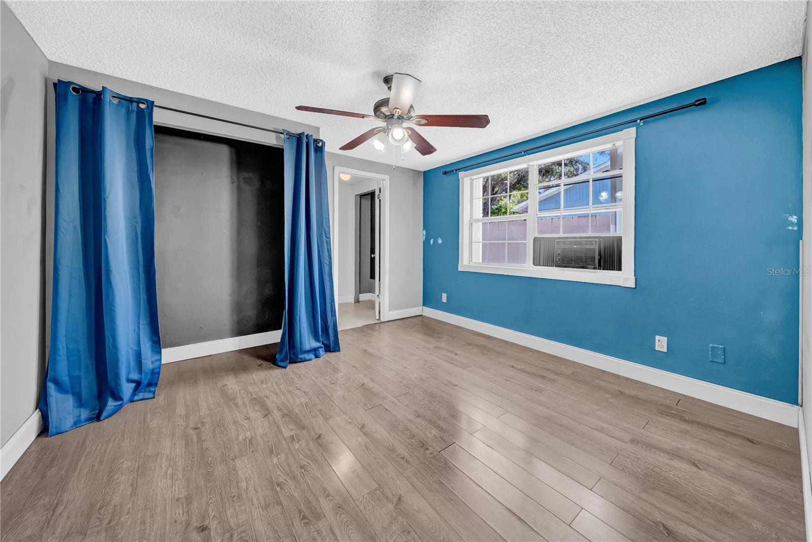 Image 21 of 35 For 1352 Foxwood Drive