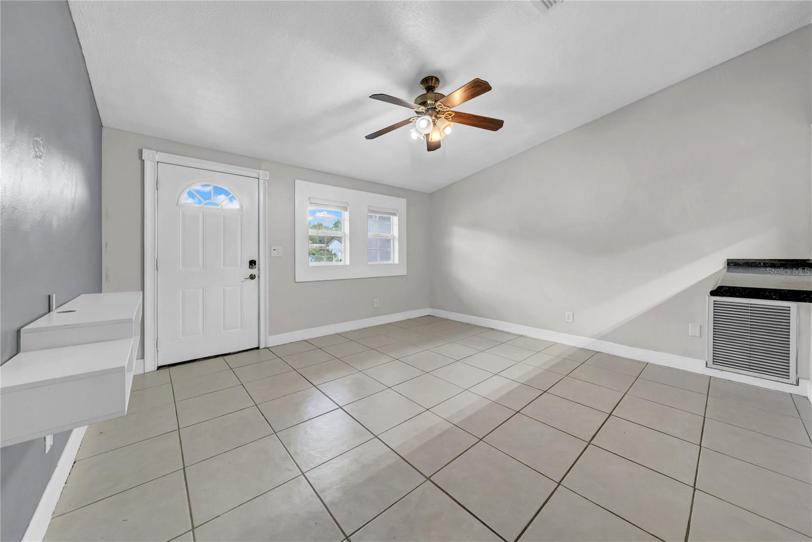 Image 5 of 35 For 1352 Foxwood Drive