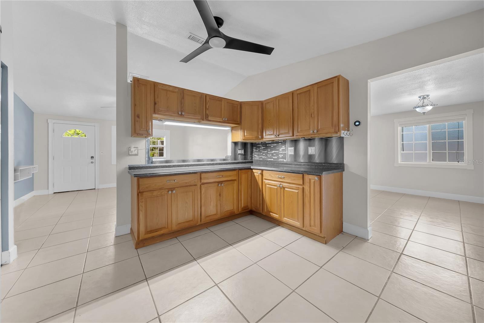 Image 9 of 35 For 1352 Foxwood Drive