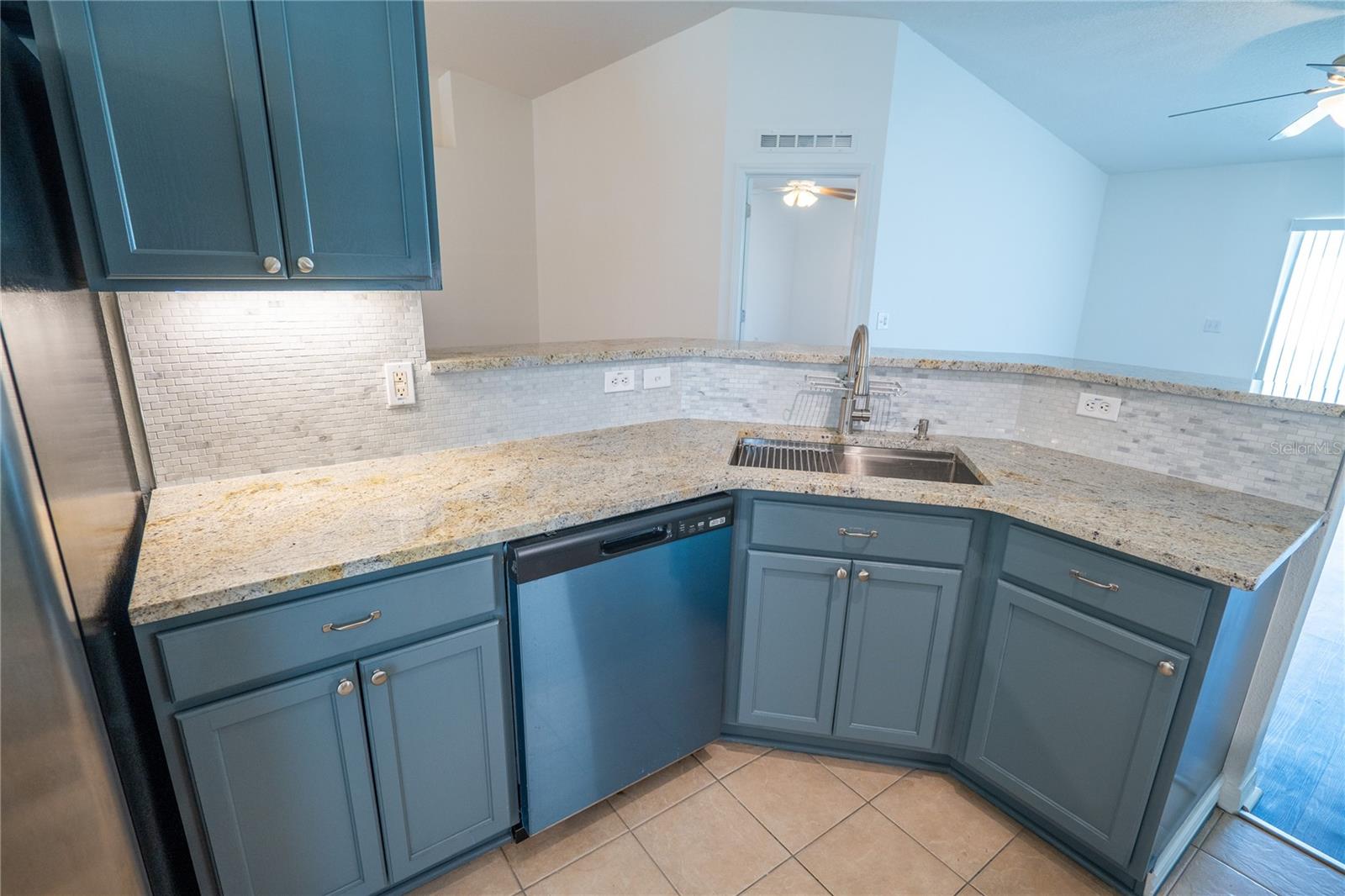 Image 11 of 24 For 2123 Anoka Way