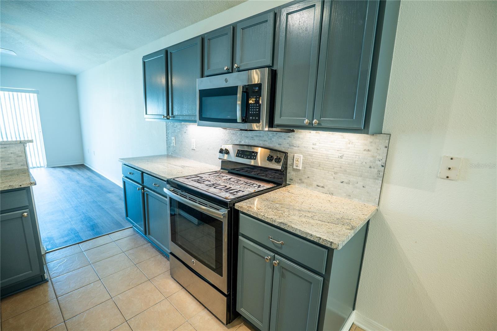 Image 12 of 24 For 2123 Anoka Way