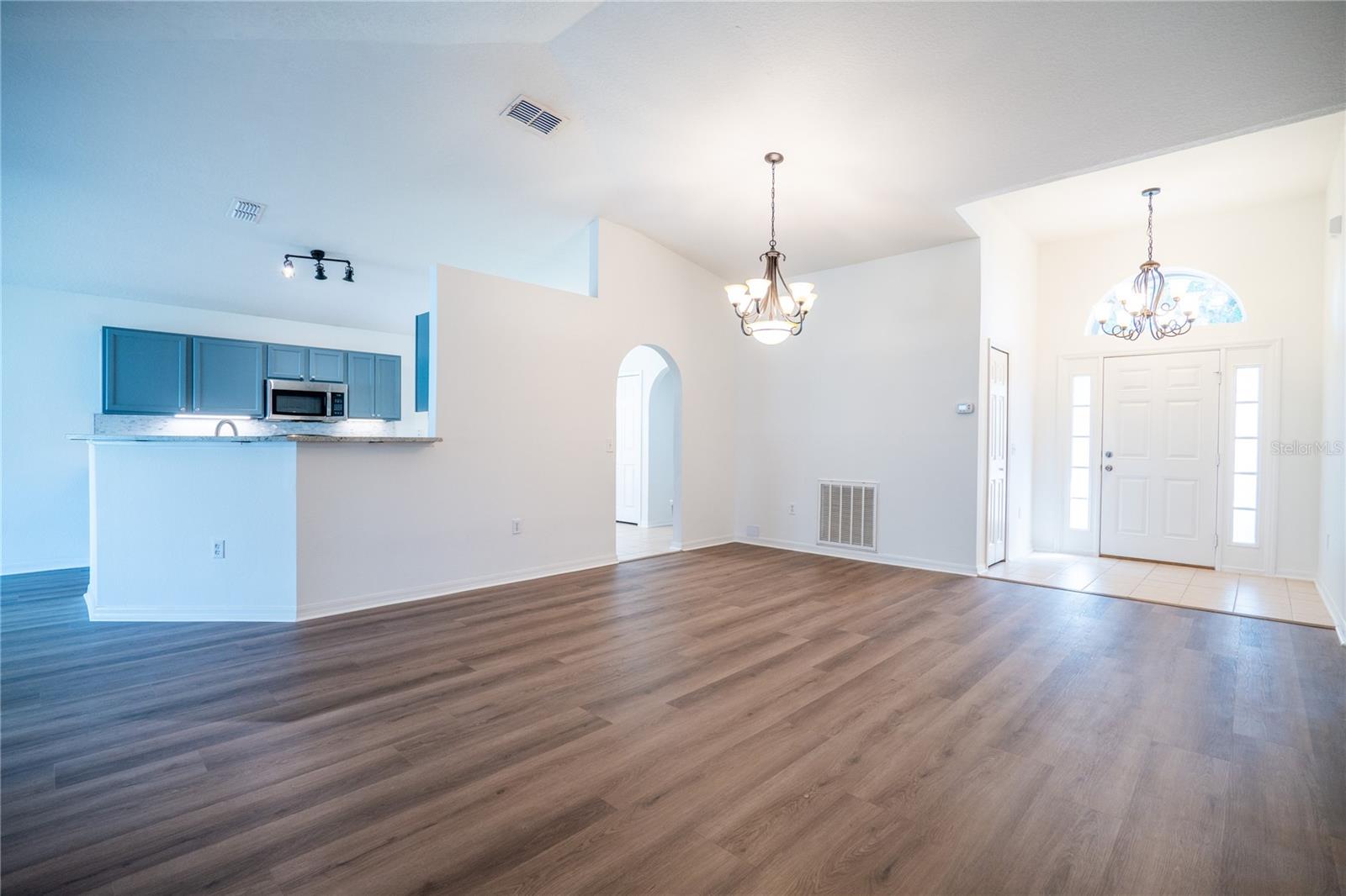 Image 7 of 24 For 2123 Anoka Way