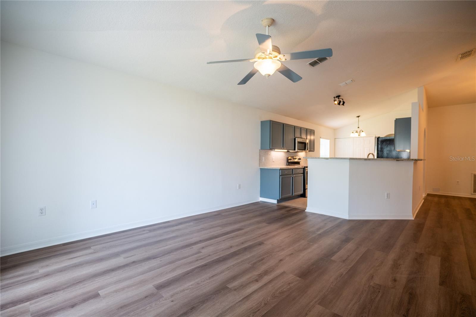 Image 9 of 24 For 2123 Anoka Way