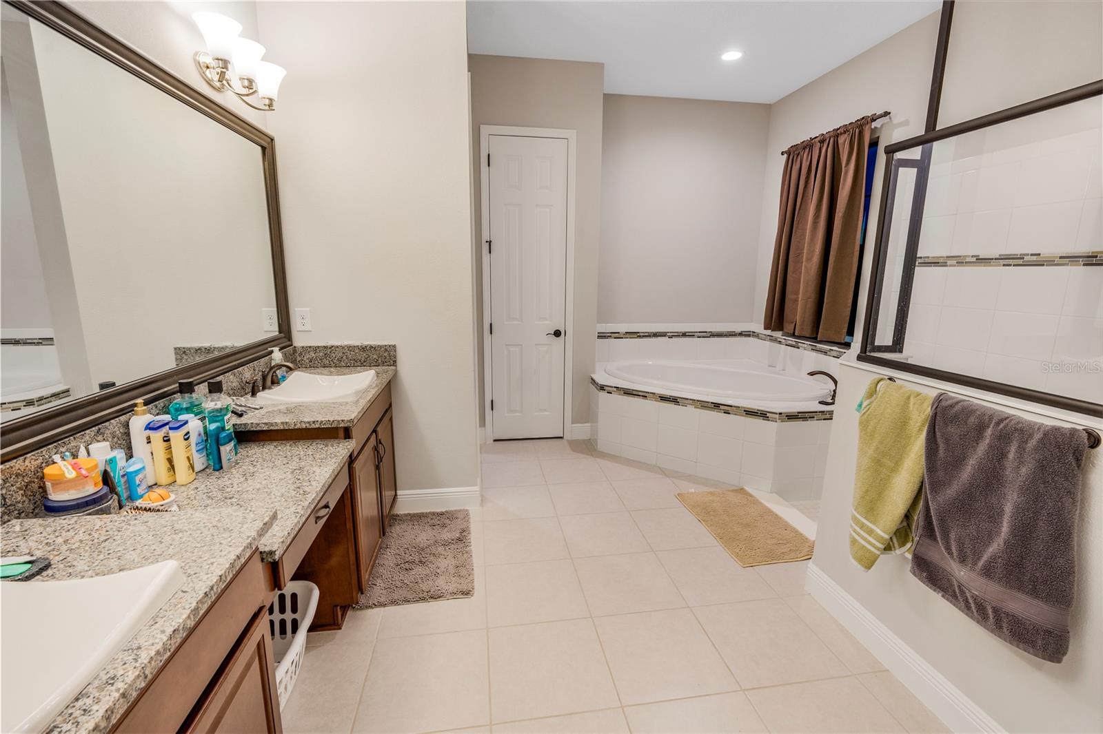 Image 17 of 51 For 7523 Paradiso Drive
