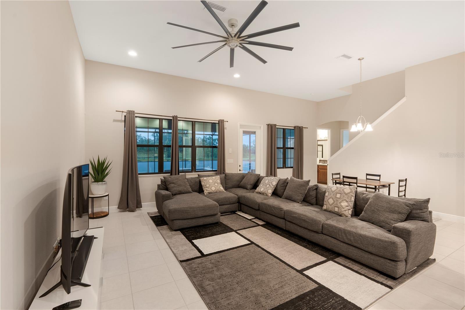 Image 20 of 51 For 7523 Paradiso Drive