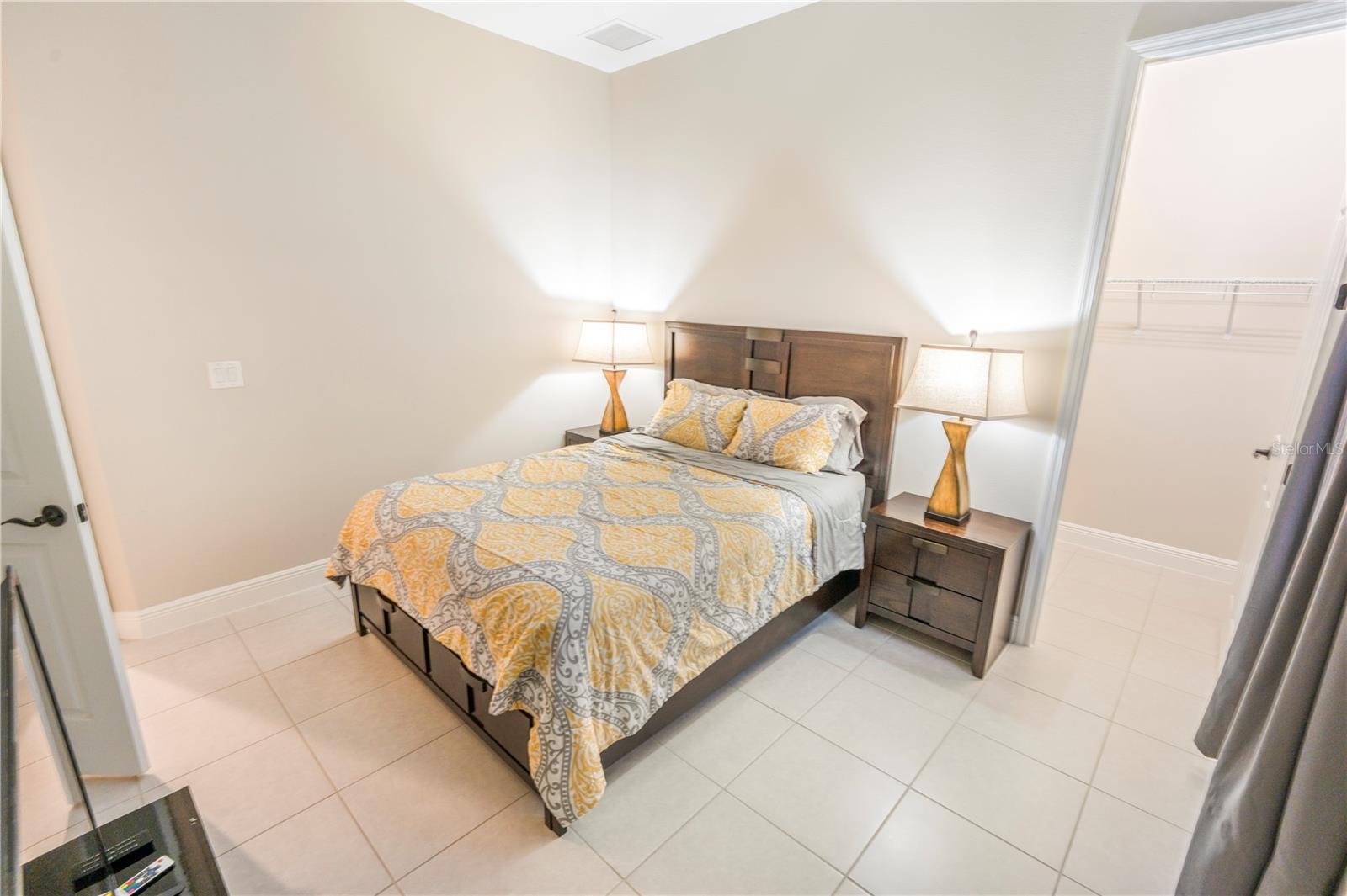 Image 21 of 51 For 7523 Paradiso Drive