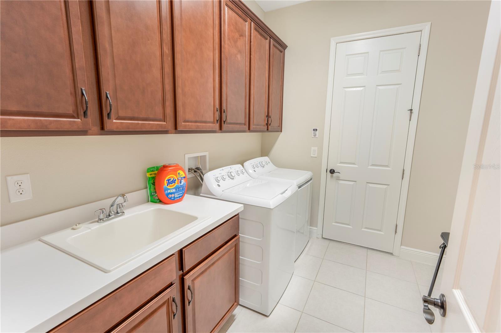 Image 41 of 51 For 7523 Paradiso Drive