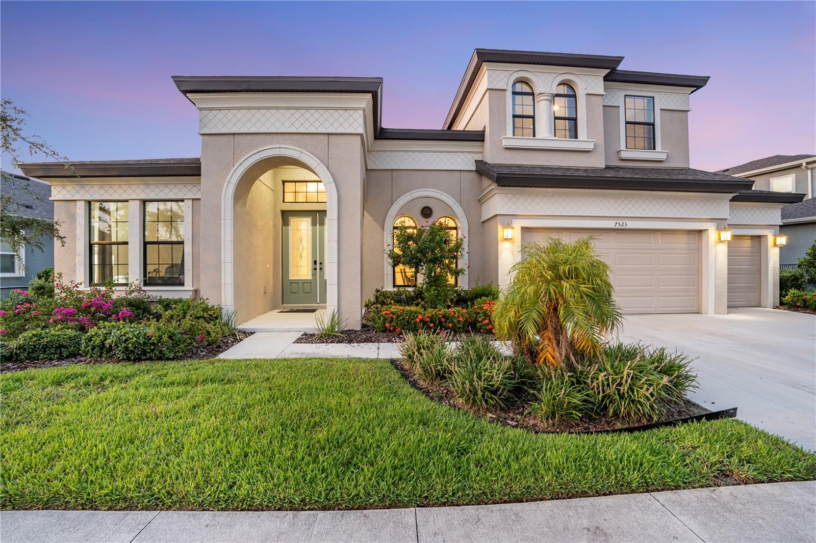 Image 43 of 51 For 7523 Paradiso Drive