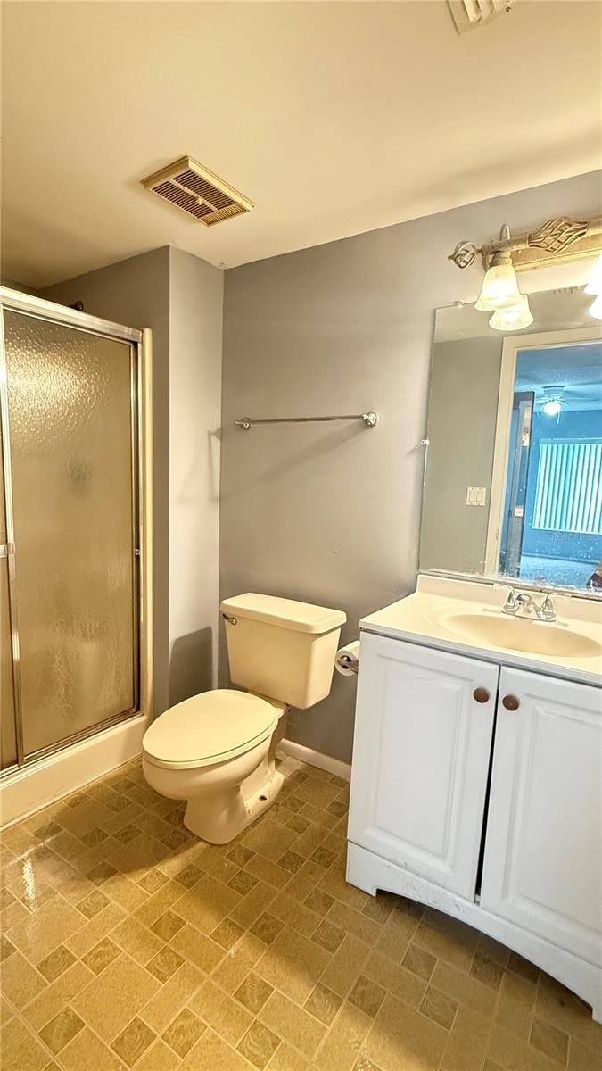 Image 12 of 25 For 5628 Blue Shadows Court 2