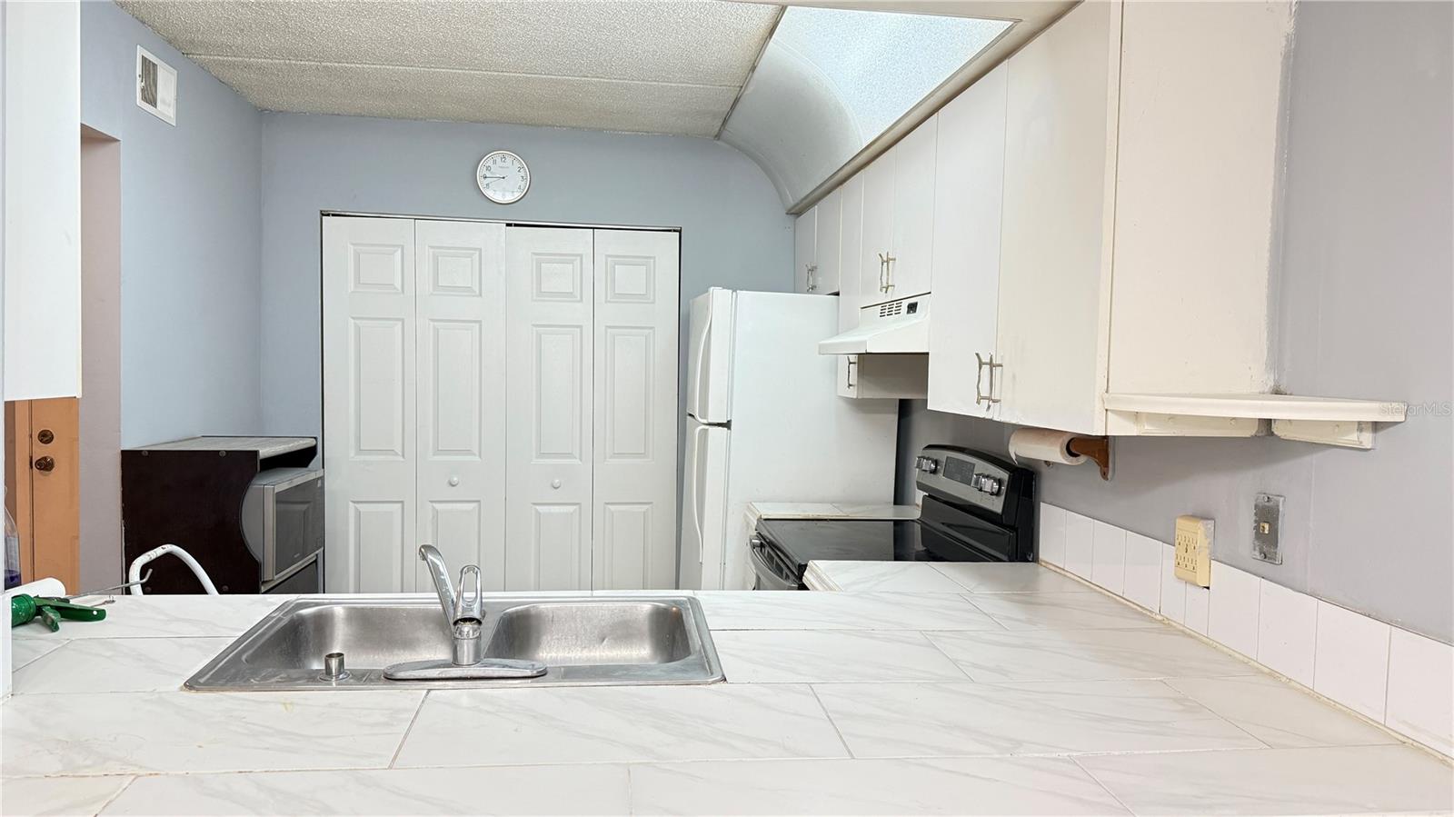 Image 13 of 25 For 5628 Blue Shadows Court 2