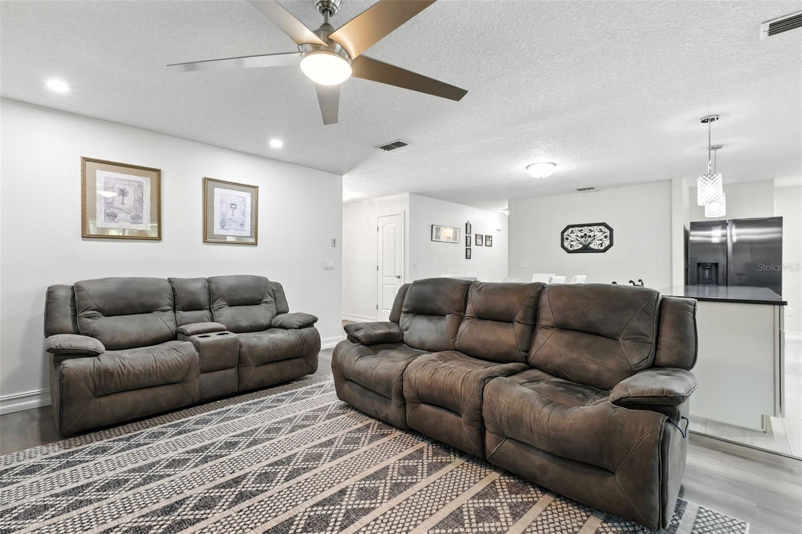 Image 5 of 18 For 322 Double Diamond Drive