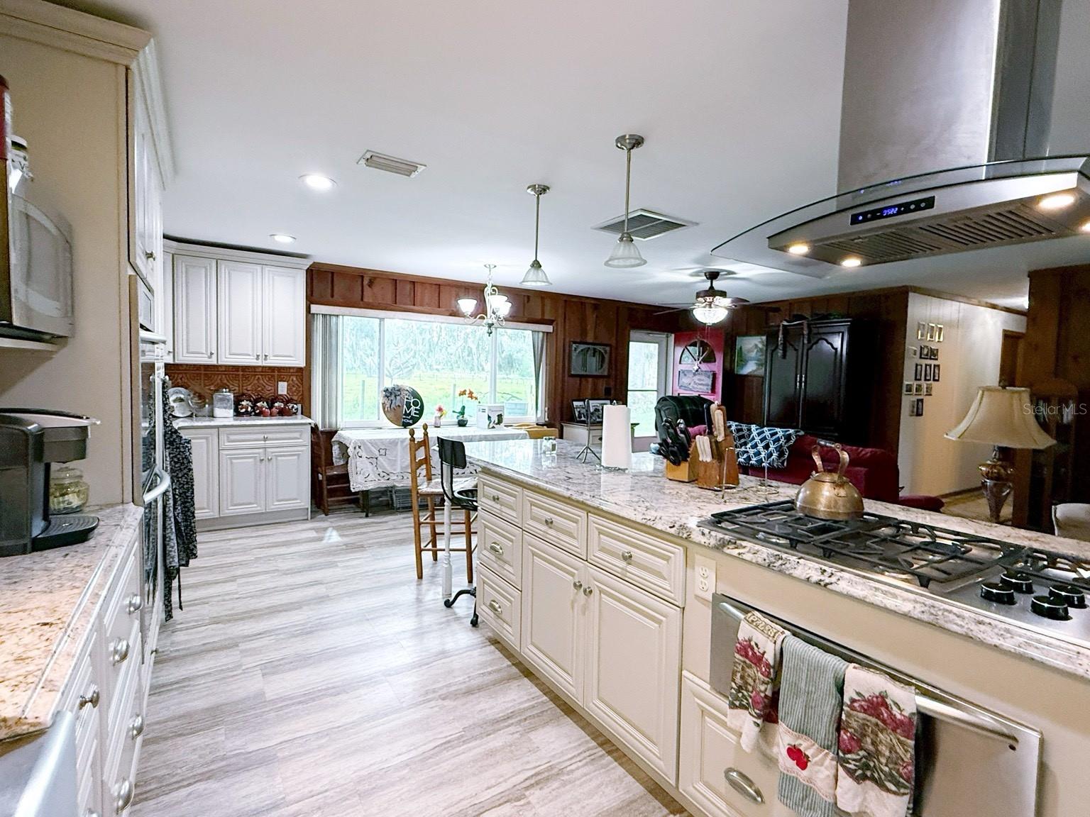 Image 10 of 14 For 6896 Cr 619  