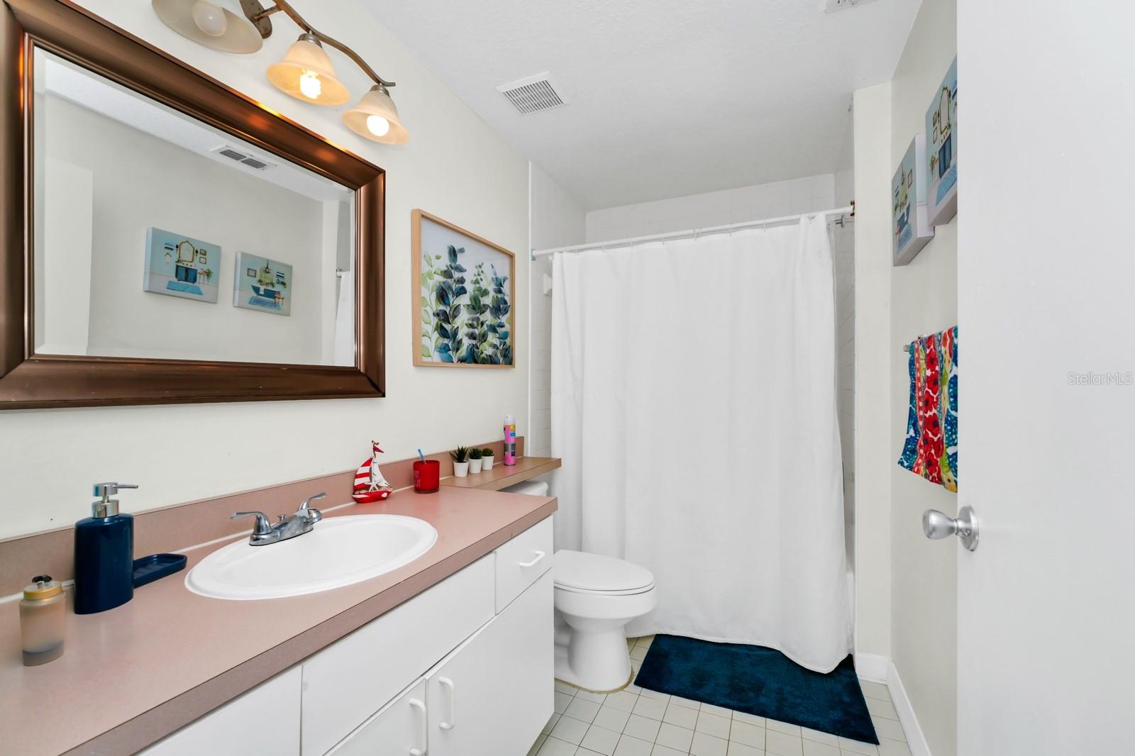 Image 16 of 30 For 5566 Metrowest Boulevard 101
