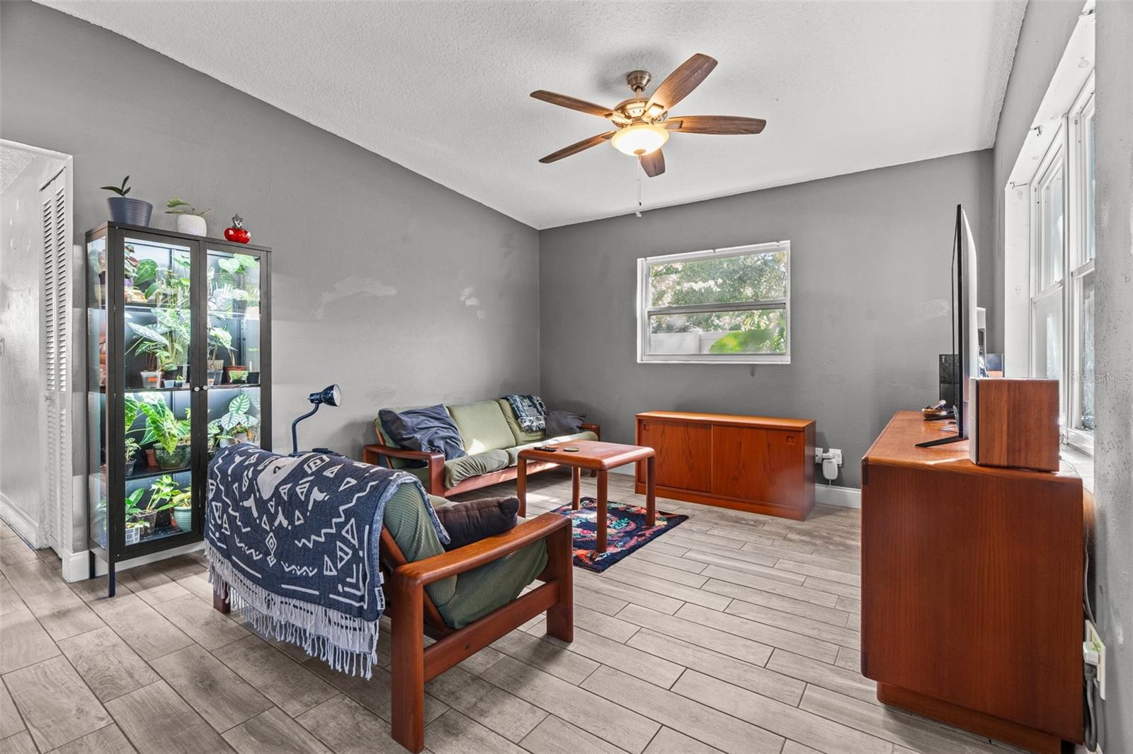 Image 11 of 28 For 481 Hibiscus Road