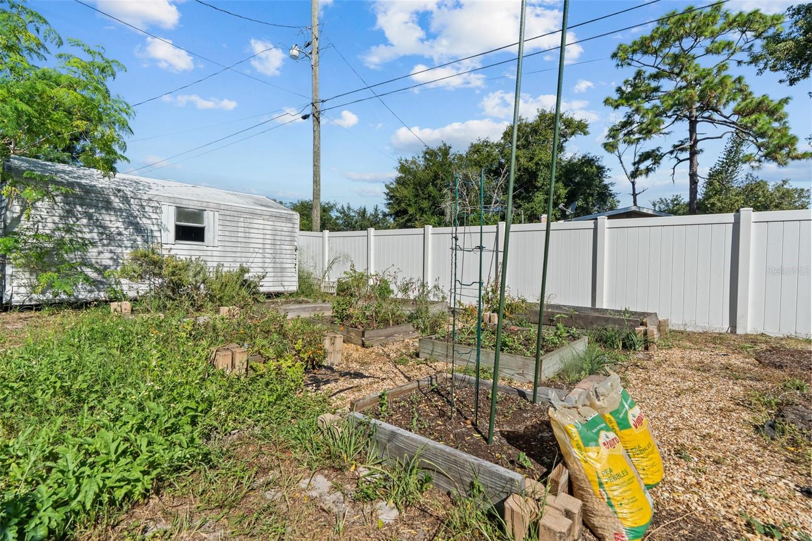 Image 24 of 28 For 481 Hibiscus Road