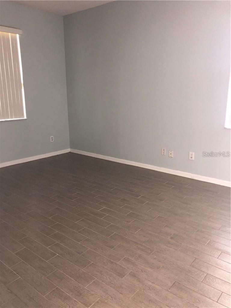 Image 21 of 57 For 1749 Golfview Drive