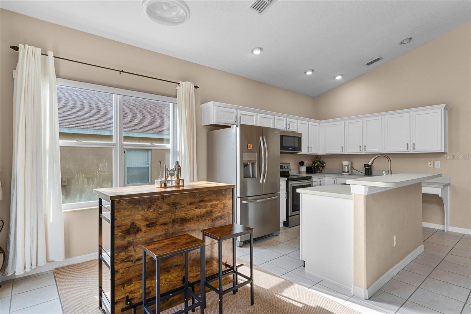 Image 11 of 28 For 616 Corvina Drive